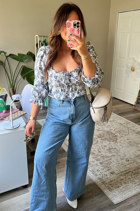 sad this top is part of a sold out set but the brand is “Chelsea and Violet” if you’d like to search for it. These are my favorite wide leg jeans from old navy 💙

#LTKSeasonal #LTKmidsize