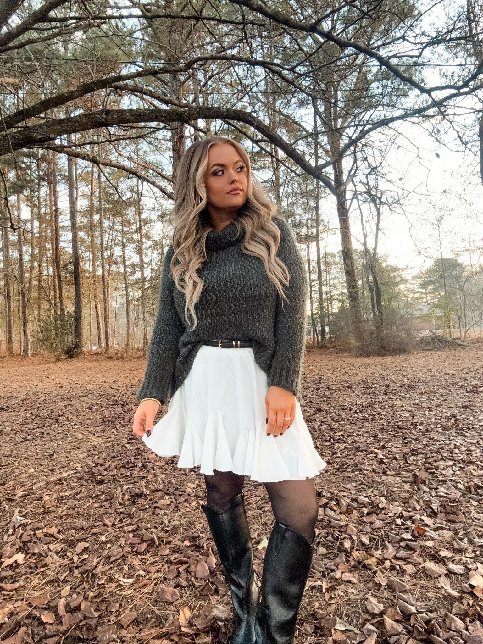 Added a few similar sweaters because this one is sadly not available anymore 😩

#LTKFindsUnder50 #LTKFindsUnder100 #LTKSeasonal