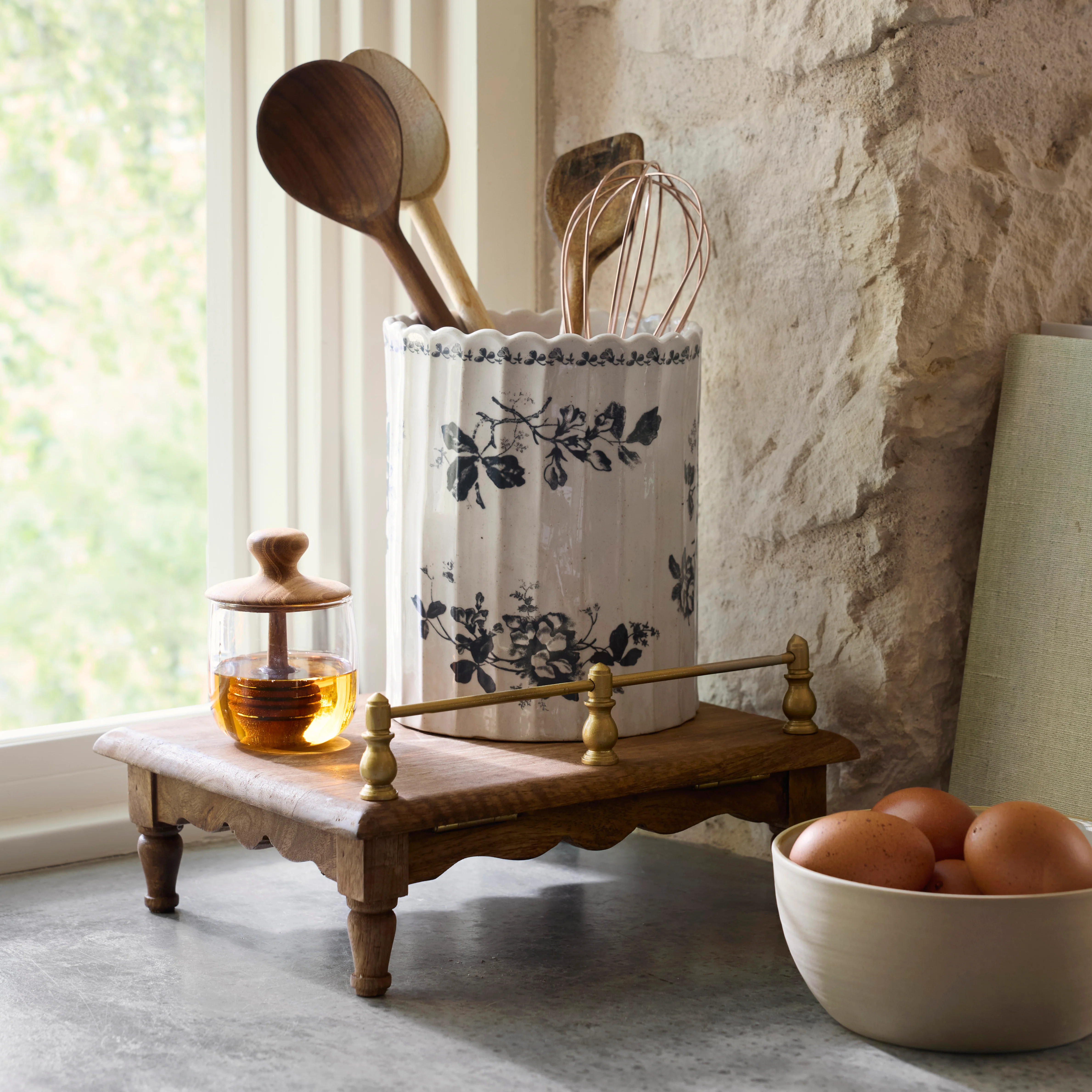 Heirloom Garden Scalloped Utensil Crock | Magnolia