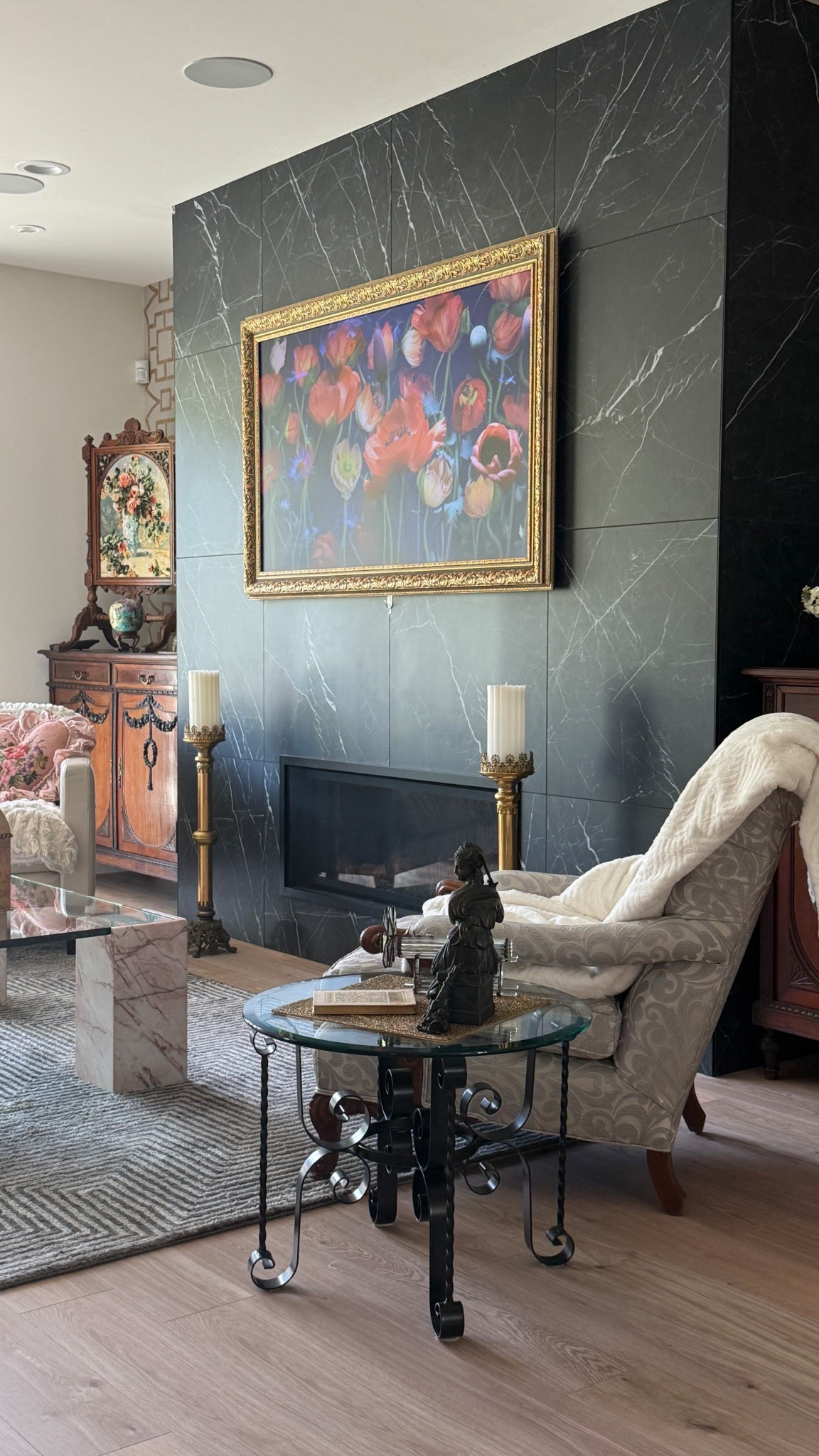 When your tv looks like art bc the frame is 🔥

#LTKSaleAlert #LTKdayinmylife #LTKHome