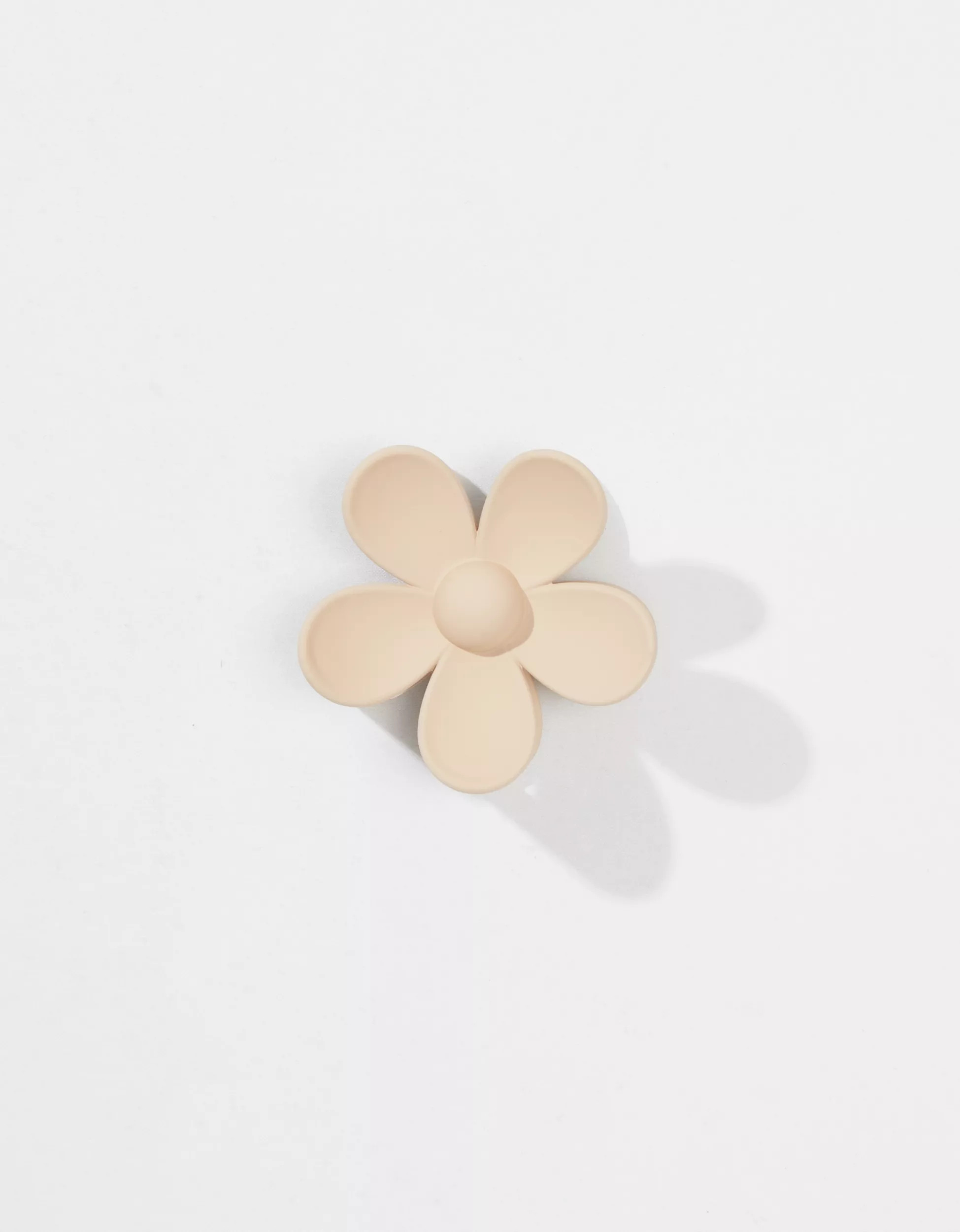 AEO Cream Resin Flower Claw Clip | American Eagle Outfitters (US & CA)