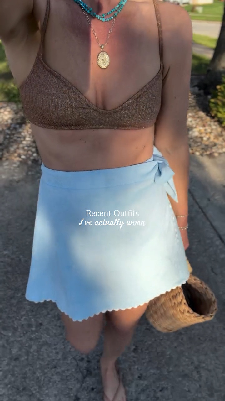 Recent Outfits☀️


Last week was a mix of casual daily looks, a favorite spring dress, and the most fun gingham pants. The dress and pants would both be great for any spring event (graduation parties, school programs, Mother’s Day, etc.) And the casual outfits are always on heavy rotation for me!

Daily outfits, what to wear, outfit ideas, Jcrew, classic style, sale alert, swimwear, swimsuit, coverup, vacation 

 #LTKSaleAlert #LTKSeasonal #LTKootd