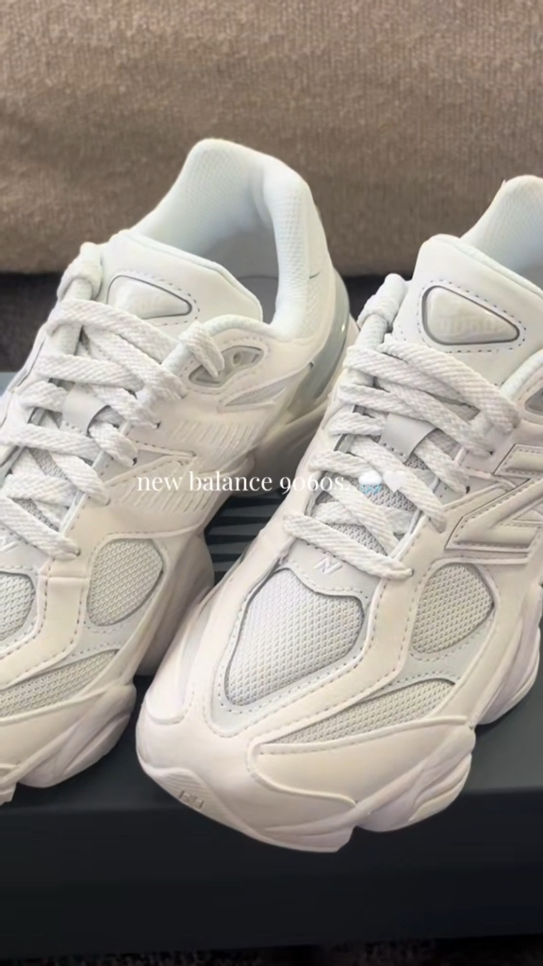 new balance 9060’s in Reflection 

#newbalances #newbalance9060 #shoecheck #unboxing
