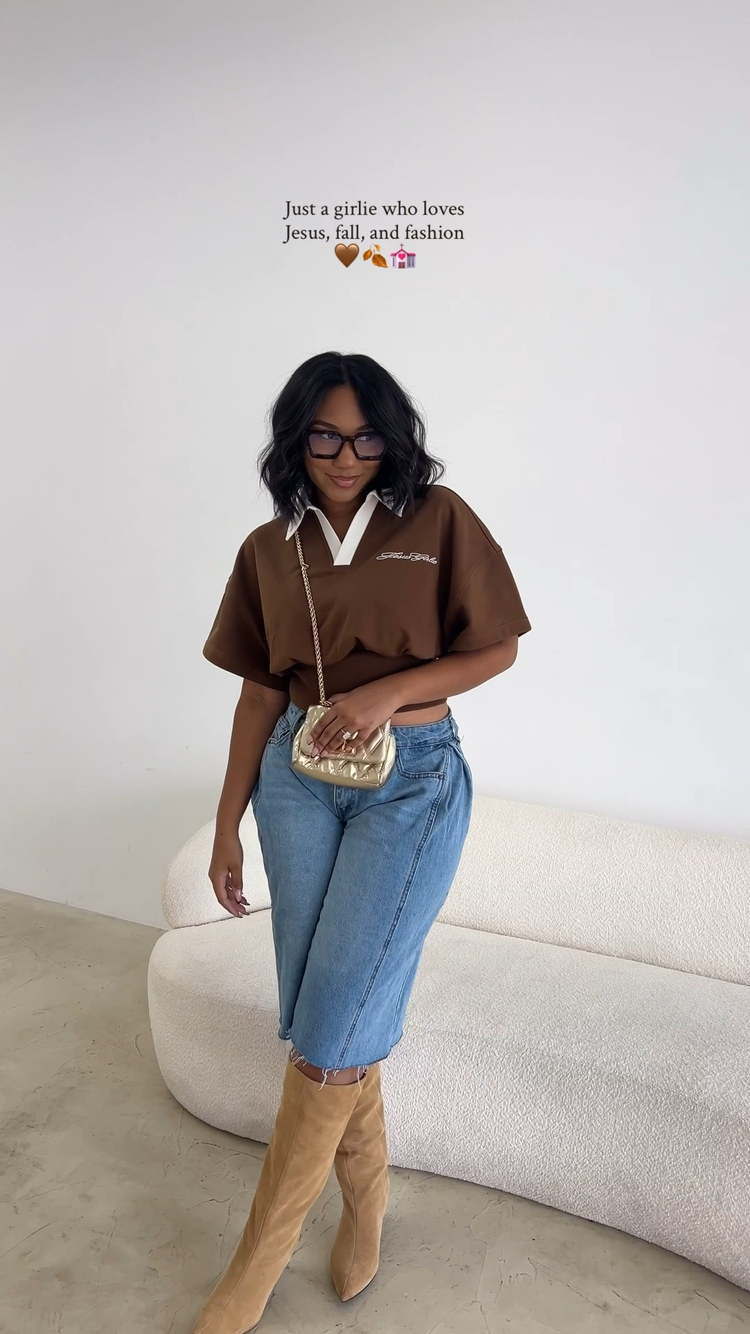 Shorts : fashion nova “Aleksa Pleated Non Stretch Denim Jorts - Light wash (size 5) 

SPLIT LEATHER HEELED BOOTS
DARK TAN - REF. 3020/410

Brown V neck releasing on Friday Oct 10th at 12pm EST 