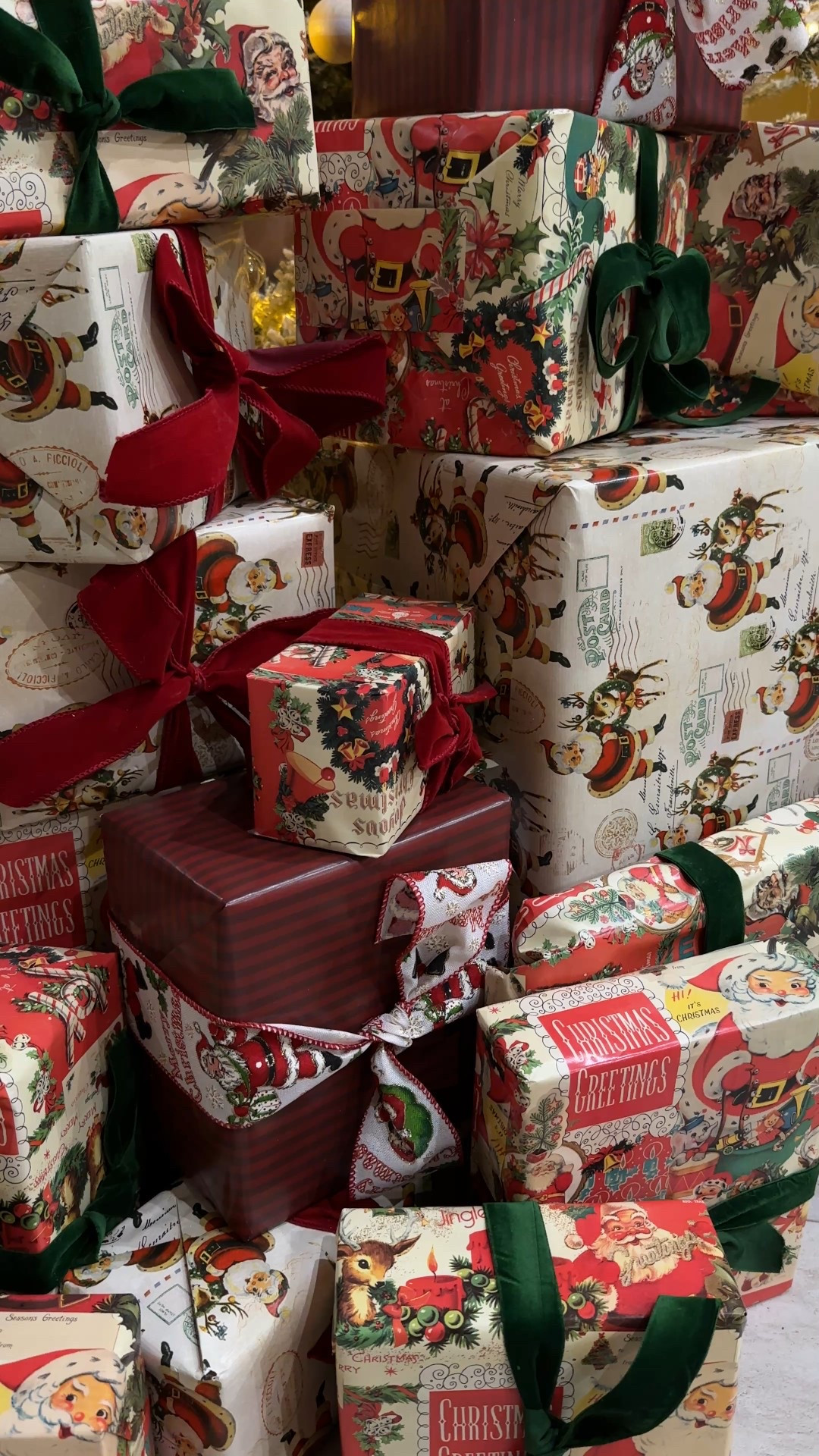 A vintage christmas wrap🎅🏽🥹❤️🎁

#LTKHoliday #LTKSeasonal #LTKmomlife