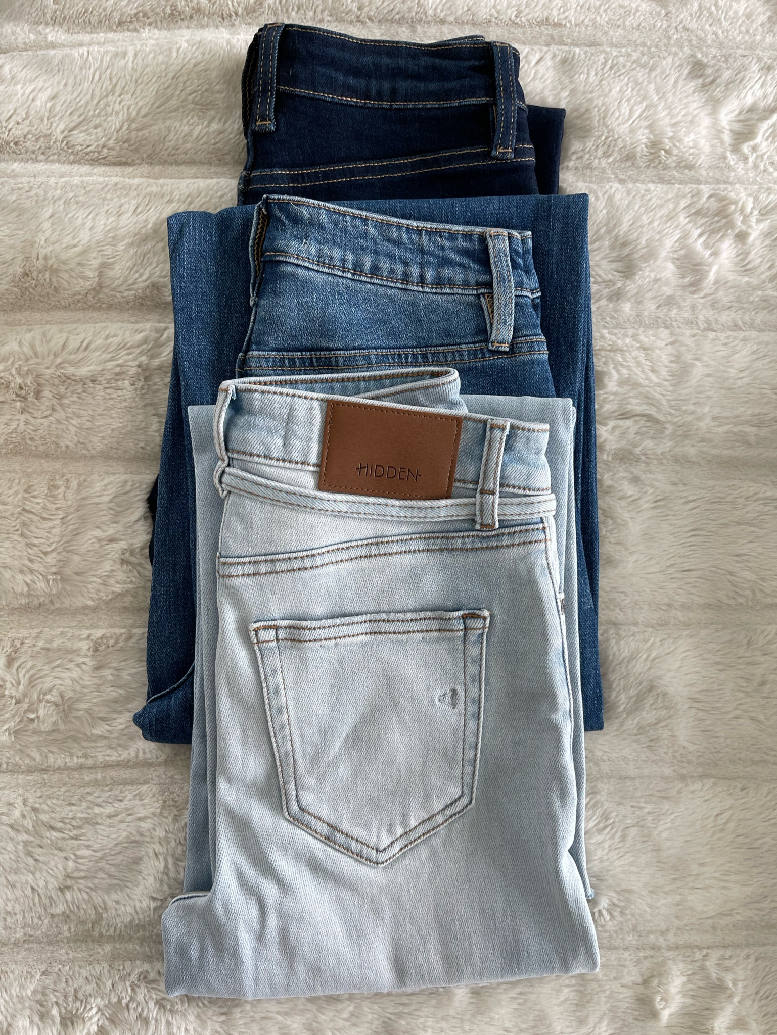 New Denim Pieces 💙🩵🤍

Jeans, wide leg jeans, high waist jeans, mom jeans, light wash jeans, medium wash jeans, dark blue jeans.

#LTKPetite #LTKMostLoved #LTKxVICI