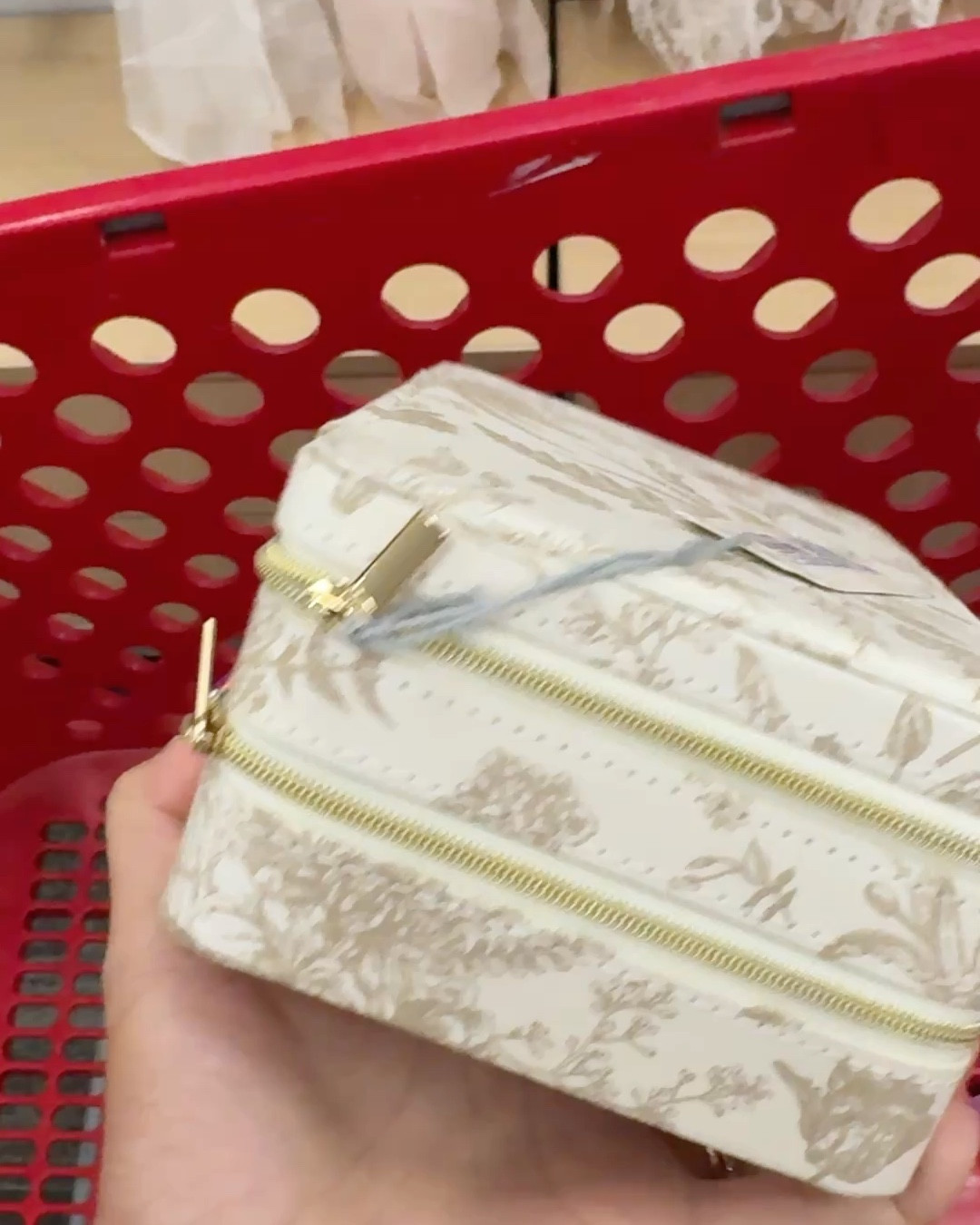 Travel jewelry box so cute 

#LTKTravel #LTKSummerEdit #LTKFindsUnder50