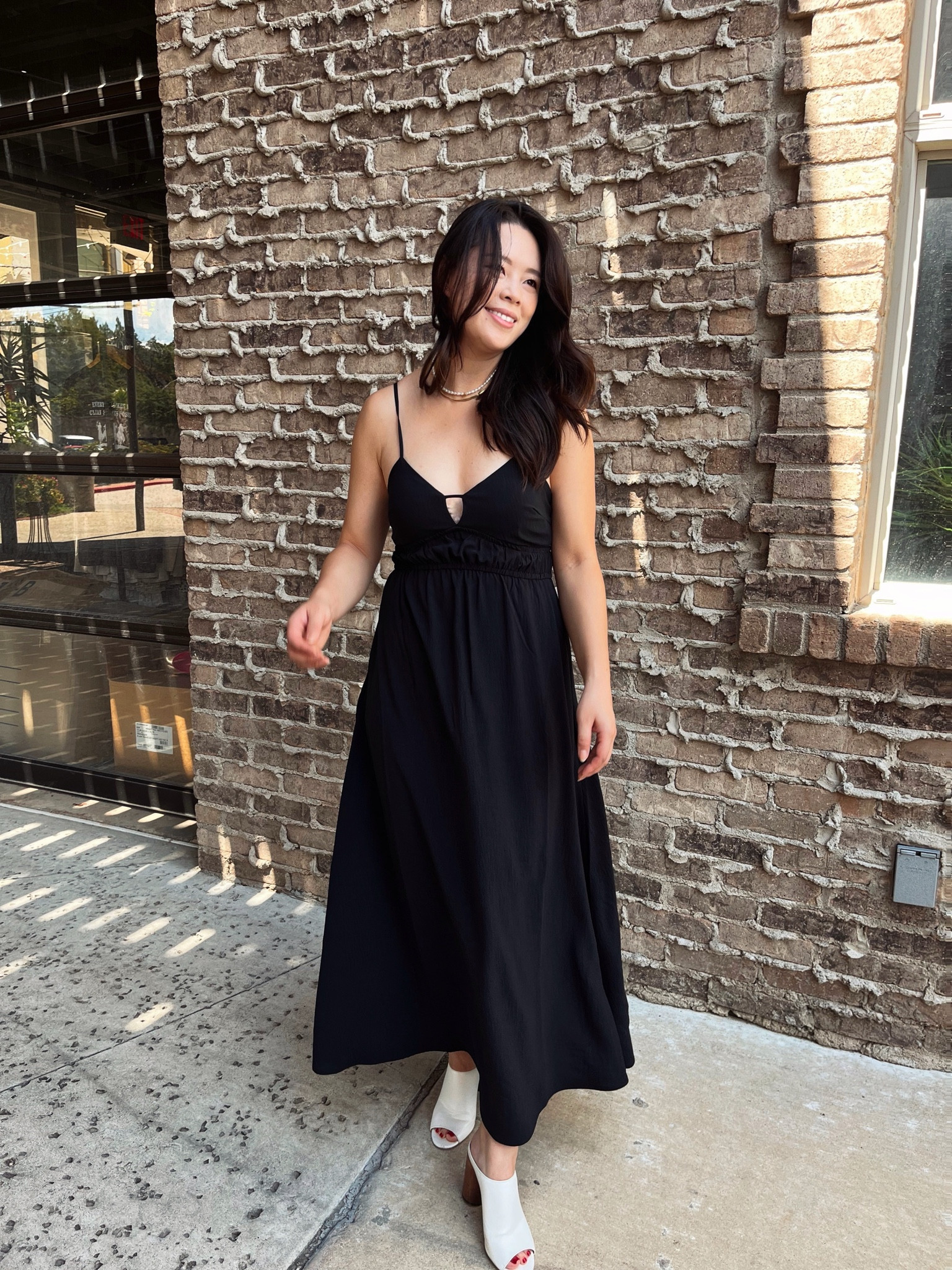 Another great transitional piece as we go into Fall, especially for Texas! The weather doesn’t start taking a dip until later in the year, so it’s always good to have a good dress that’s easy to layer with a jacket! 

#LTKstyletip #LTKU #LTKfindsunder50