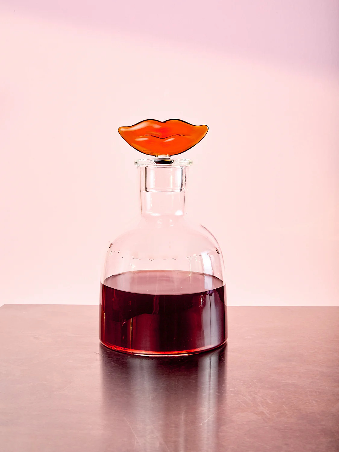Kiss Decanter | Coming Soon