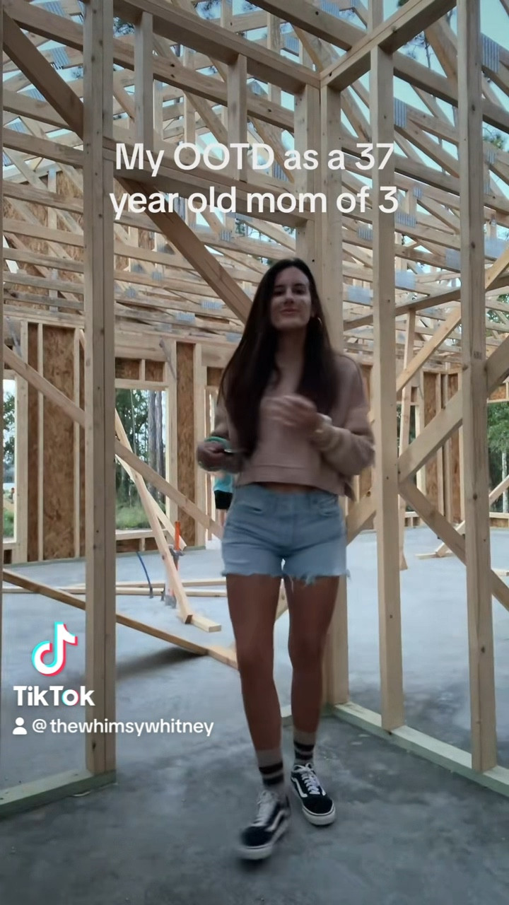 FREE PEOPLE DUPE sweater
So good. 

#LTKVideo #LTKSeasonal #LTKxPrime