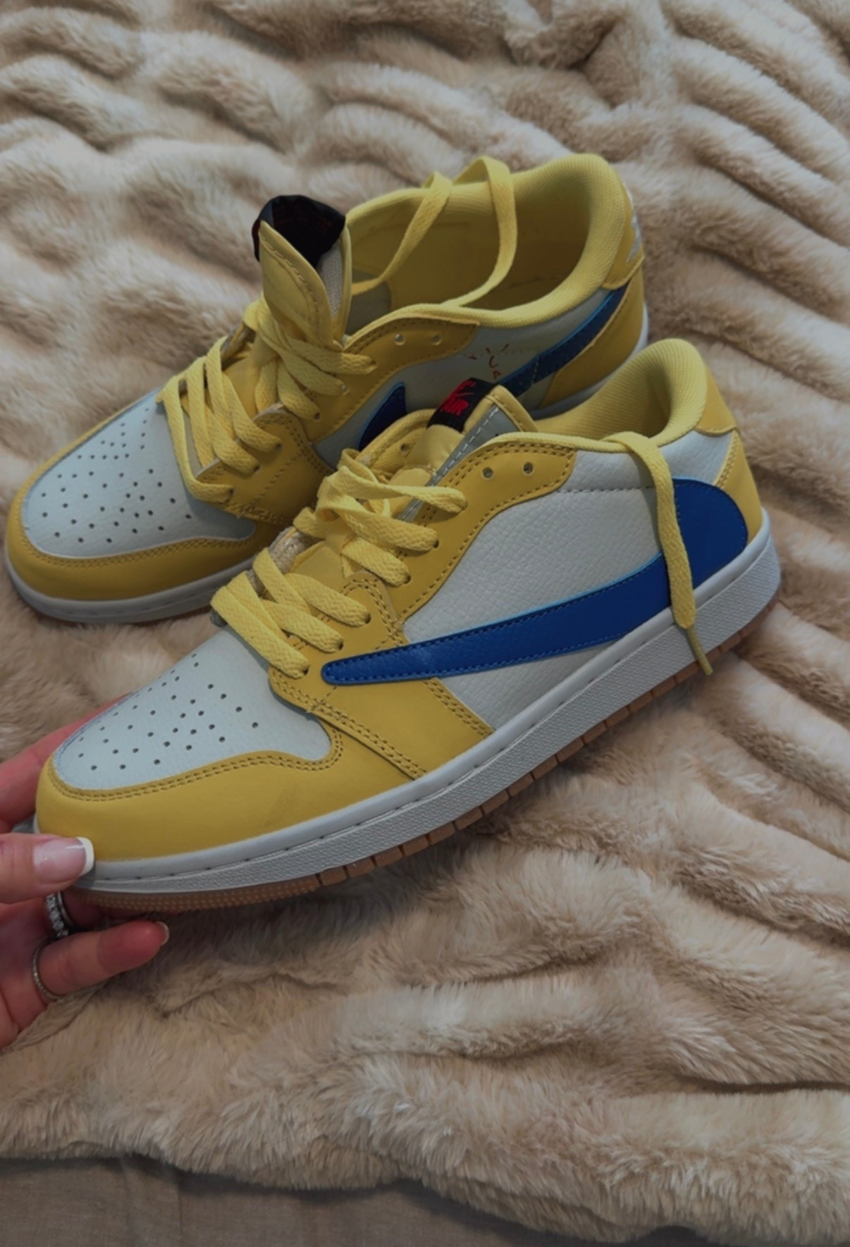 Nike look for less’
Travis Scott
Sneakers
Trending 

#LTKValentine #LTKSaleAlert #LTKgrwm