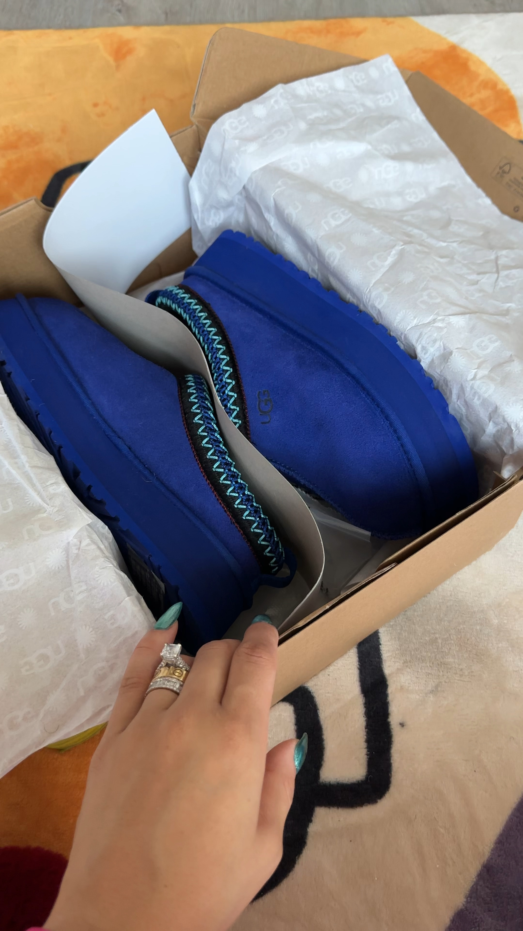 I wear Uggs alllll Winter LONG. I’m obsessed! 
•
Shop this look && Follow me on Instagram at @nardinemarie for more Colorful Style finds! 

#LTKSeasonal #LTKGiftGuide #LTKHolidaySale