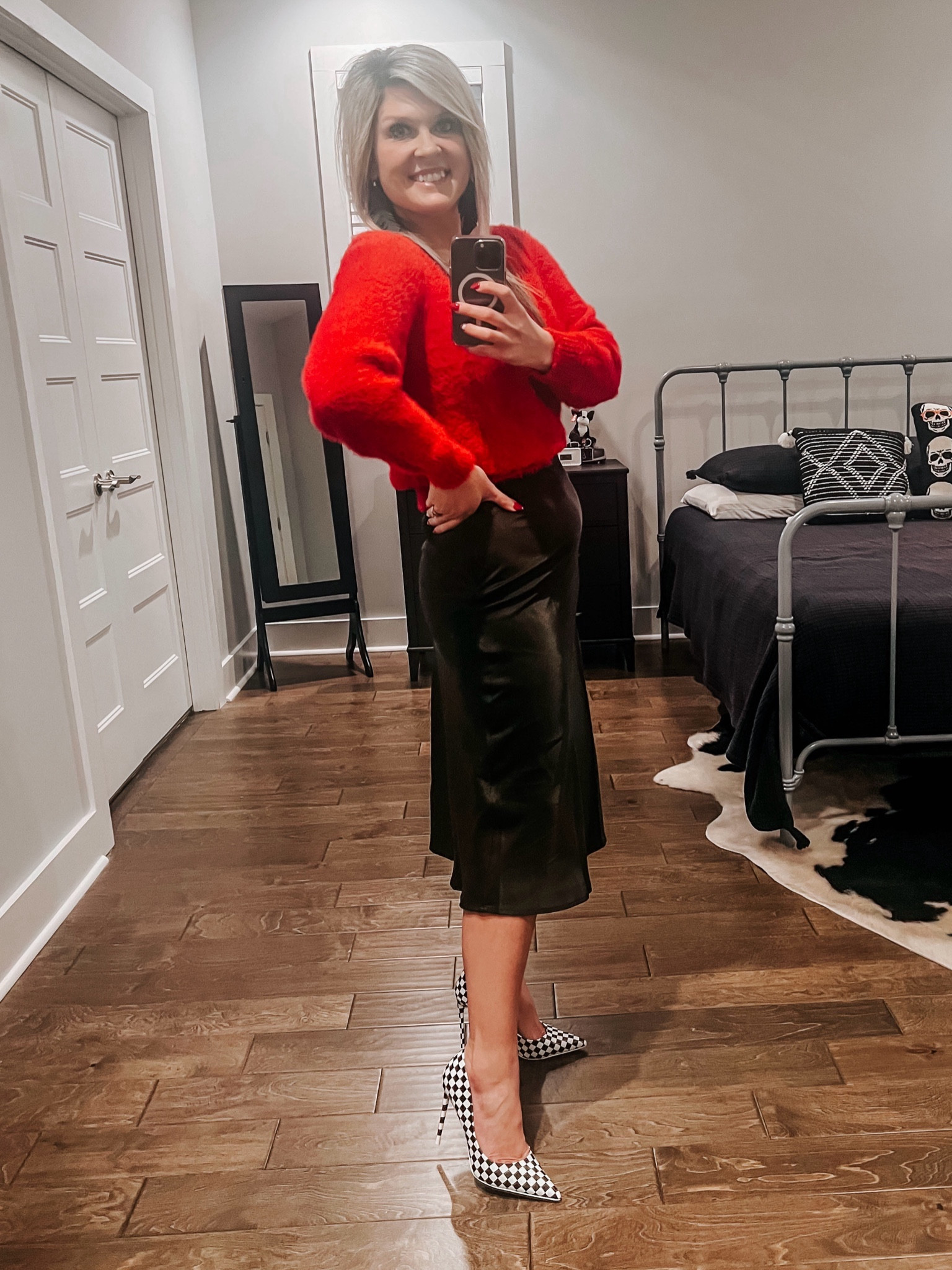 y’all, this satin skirt is ahhhhmazing!! If you are in need of a good satin skirt, SHEIN has you covered. 🖤 

#LTKshoecrush #LTKworkwear #LTKstyletip