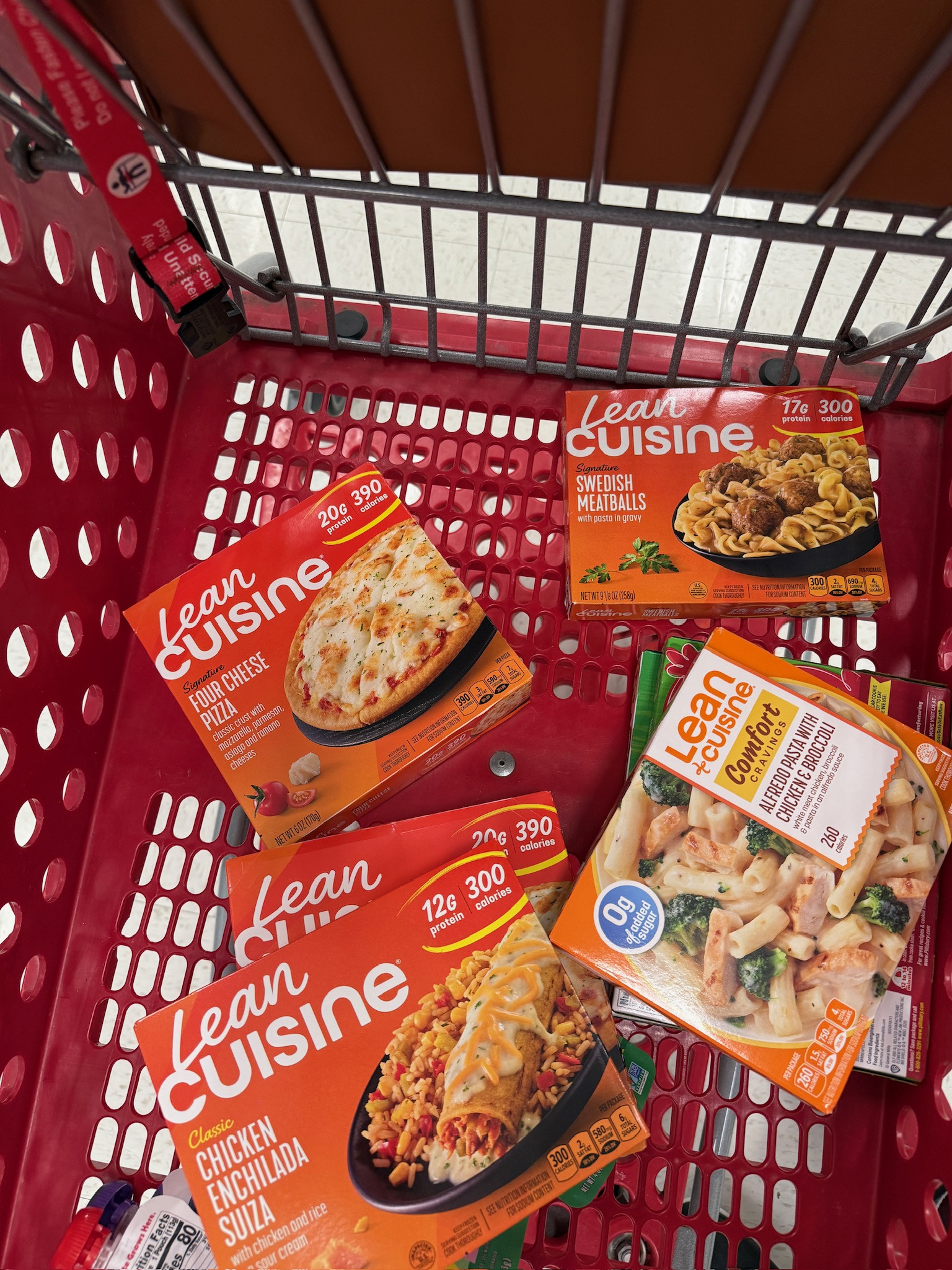 Love how convenient Lean Cuisine is & they taste GREAT!

lean cuisine, frozen food, macro friendly foods, low calorie frozen foods, frozen meals, boy mom, Grace White 

 

#LTKfitnessgoals #LTKfoodie #LTKHome