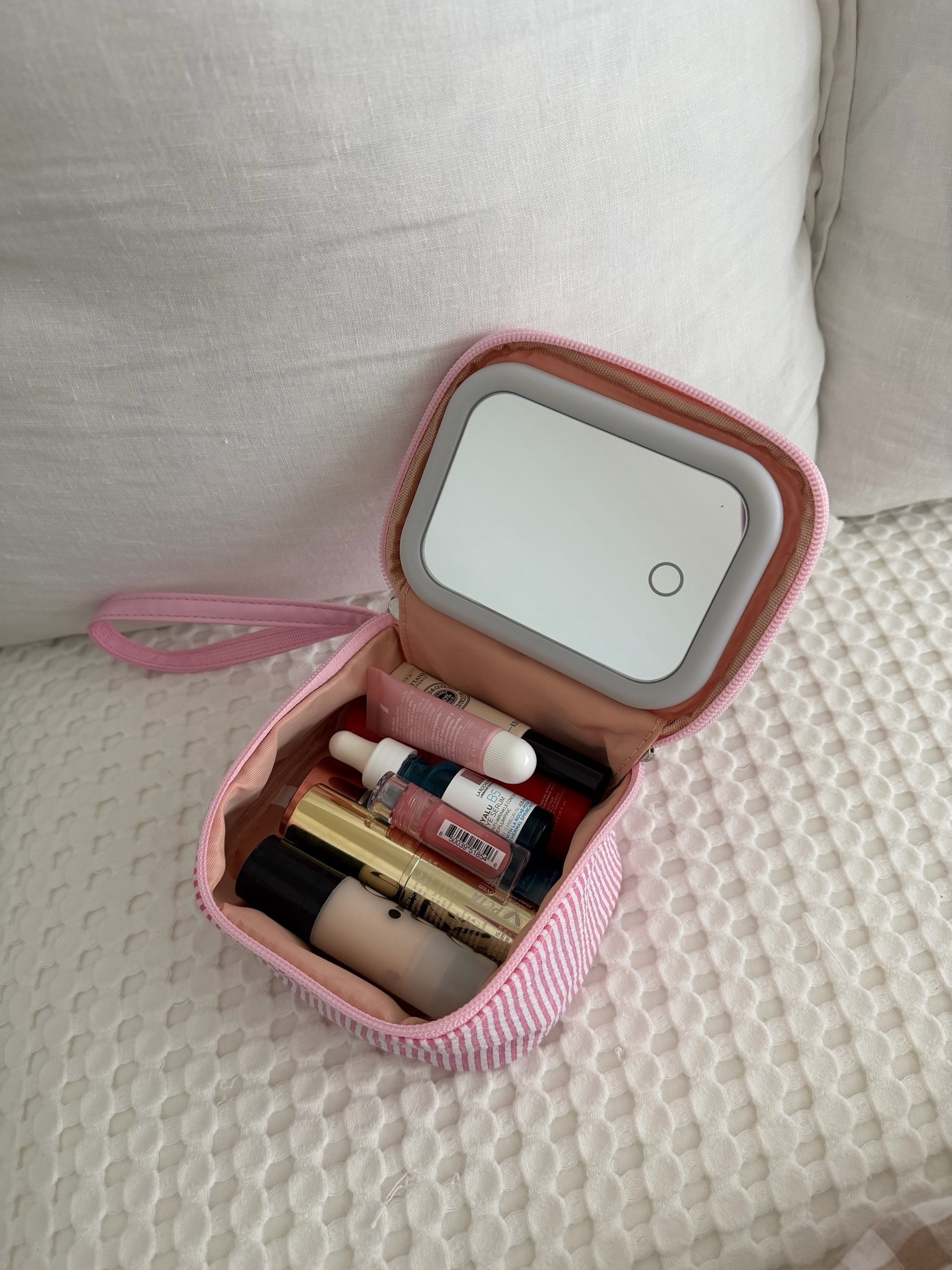 mini cosmetics case with detachable LED mirror ✨