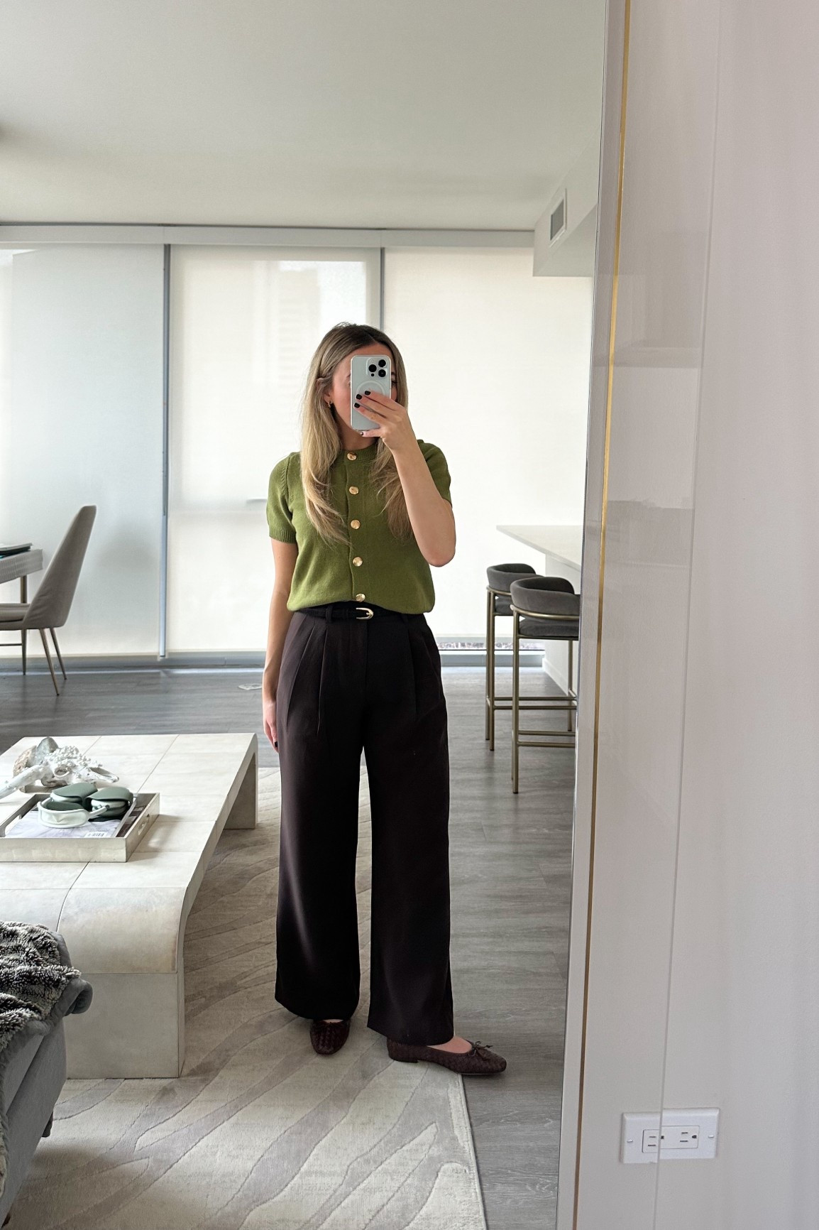 Chicago: Daily Outfit- workwear 
* rounded up brown trousers at various price points 

#LTKWorkwear #LTKSaleAlert #LTKootd