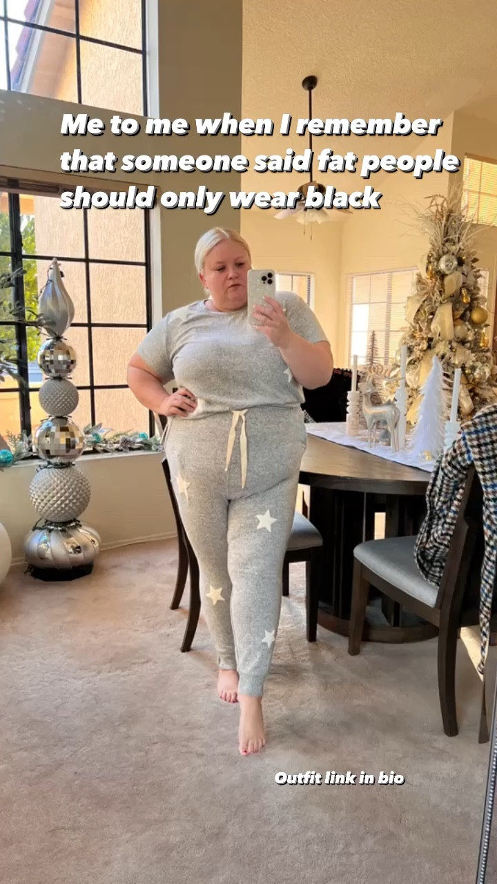 Cozy comfortable loungewear 
Stars
Gray sweatpants
Plus size 

#LTKSeasonal #LTKunder50 #LTKcurves