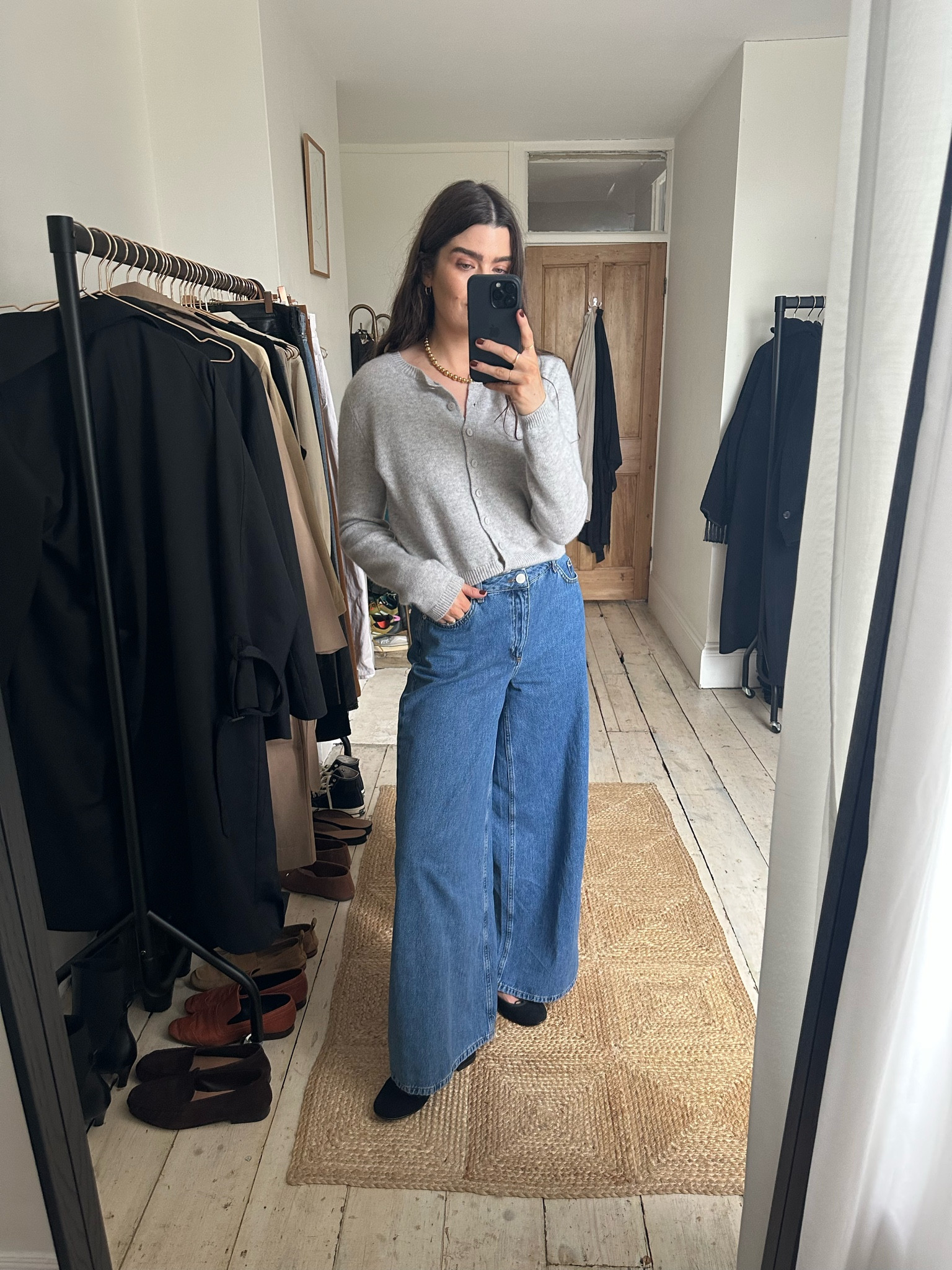 An autumn outfit for days just being chill at home with friends - nothing fancy you know. The necklace does all the work here. 

- Reformation Cashmere Jumper (I wear it in a M) 
- Lie Studios Necklace 
- Aligne Jeans (these come up a little large, I wear them in a 28) 
- Flattered shoes (if you are between sizes then size up) 

#LTKstyletip #LTKeurope #LTKSeasonal