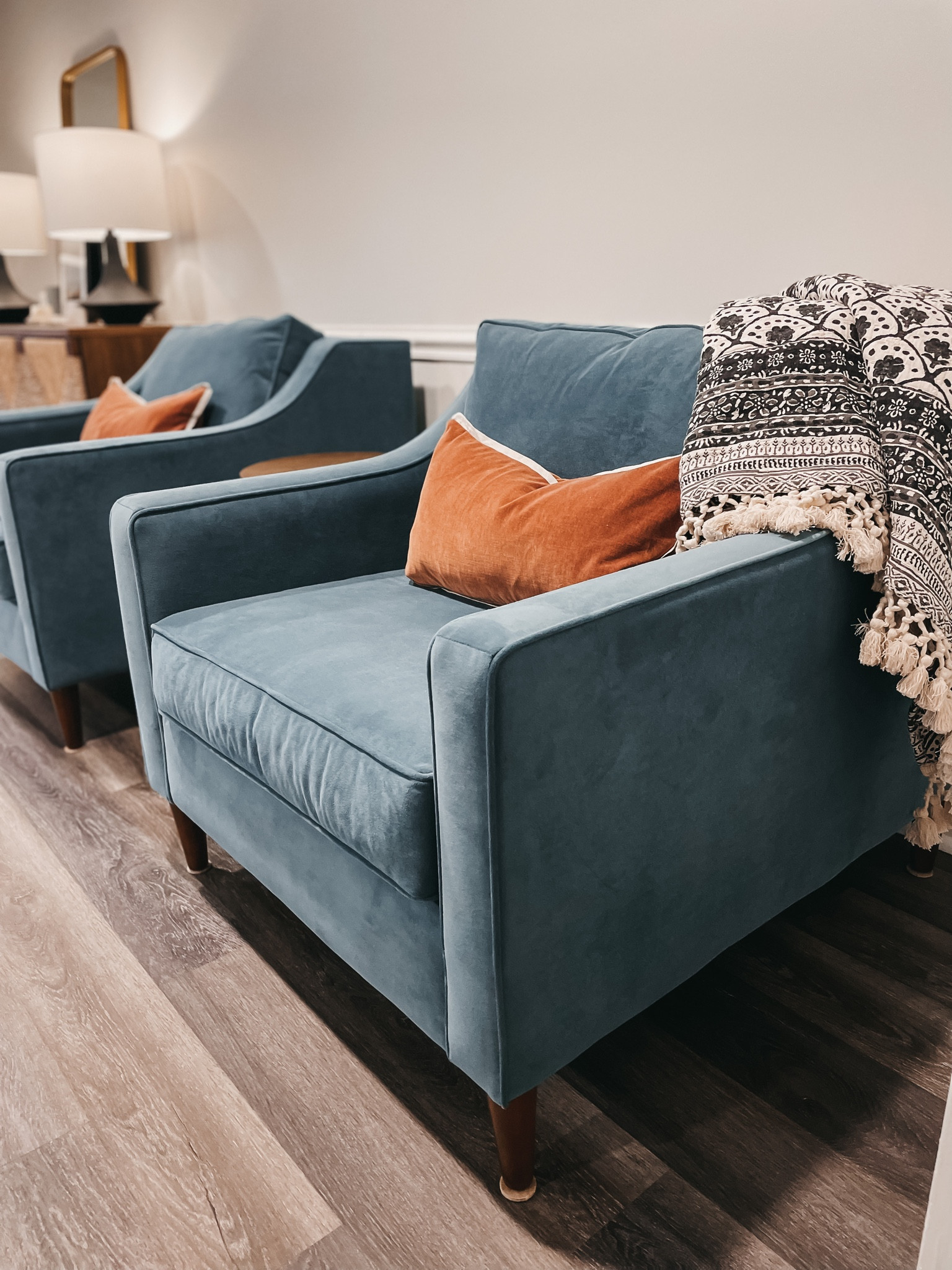 Velvet on velvet on velvet. Yes, please!

#LTKhome