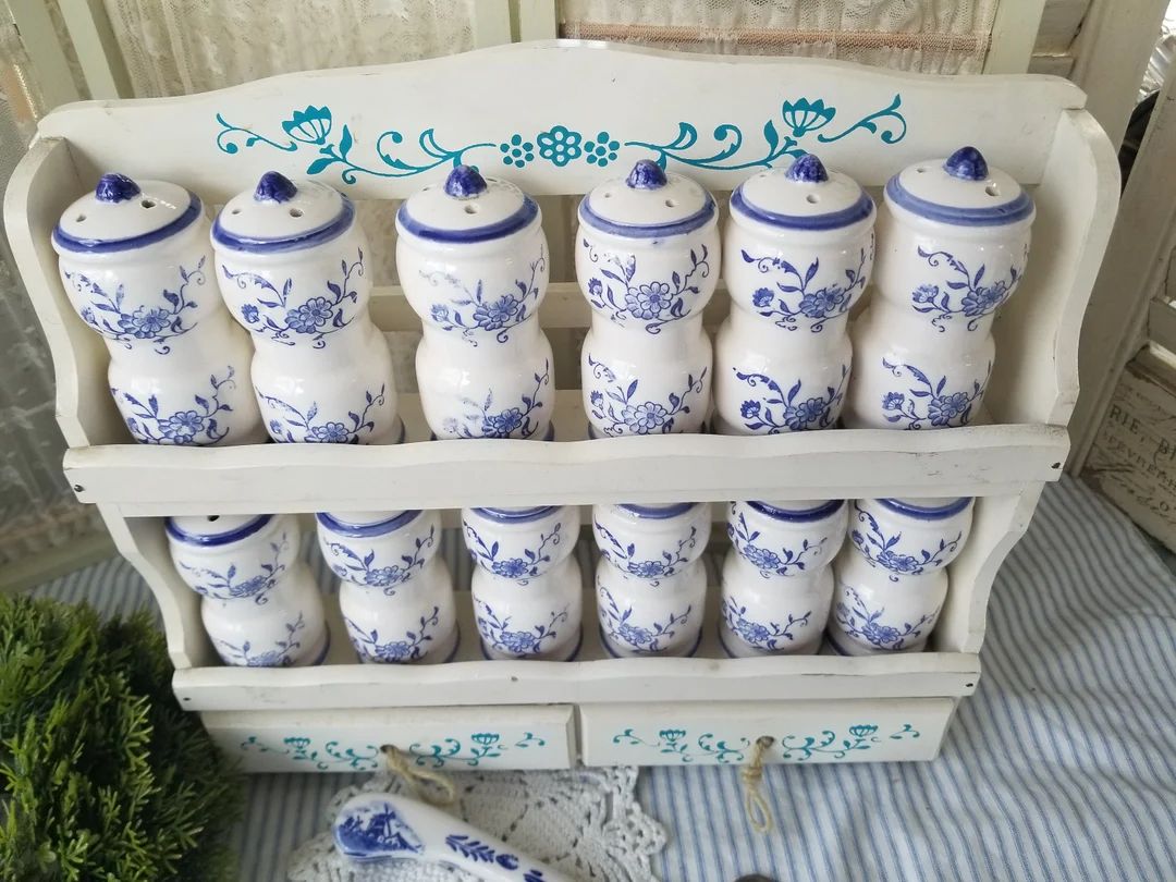 Beautiful blue and white blue onion pattern set of spice jars. These 12 blue onion spice jars com... | Etsy (US)