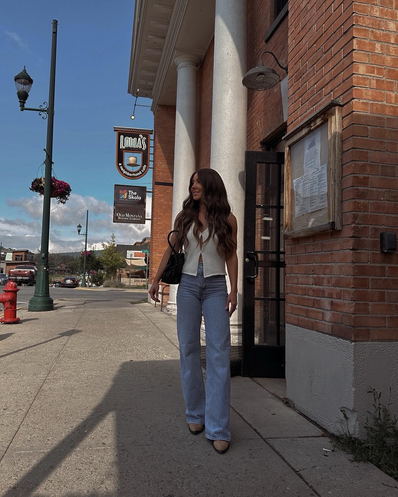 I’ll never stop wearing these wide leg Levi’s! Also cutie knit vest top that goes with everything!

#LTKForyou #LTKWomensfashion #LTKWomensdenim #womensfashion #womensdenim #levis #womensoutfitinspo #denimoutfit #womenswesternoutfit 


#LTKU #LTKstyletip #LTKfindsunder100