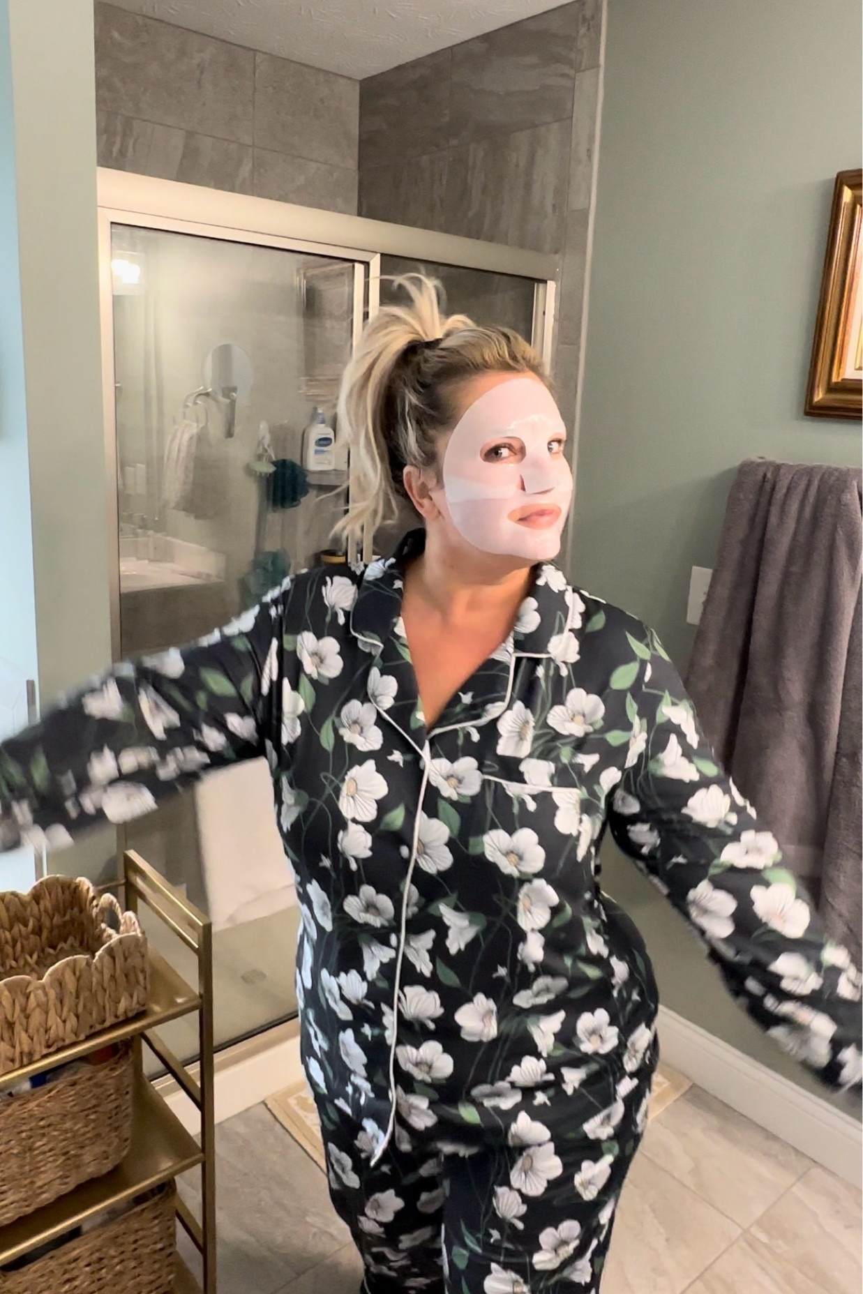 I tried the viral face mask…10/10!!! And it’s on sale for cyber week!! Also linked my floral pj set, also on sale! I’m a stomach sleeper so I could never sleep in it but you can leave it on for 3-4 hours for same effect! White when you put it on, turns clear when time to take it off. LOVE it!!

#LTKCyberWeek #LTKBeauty