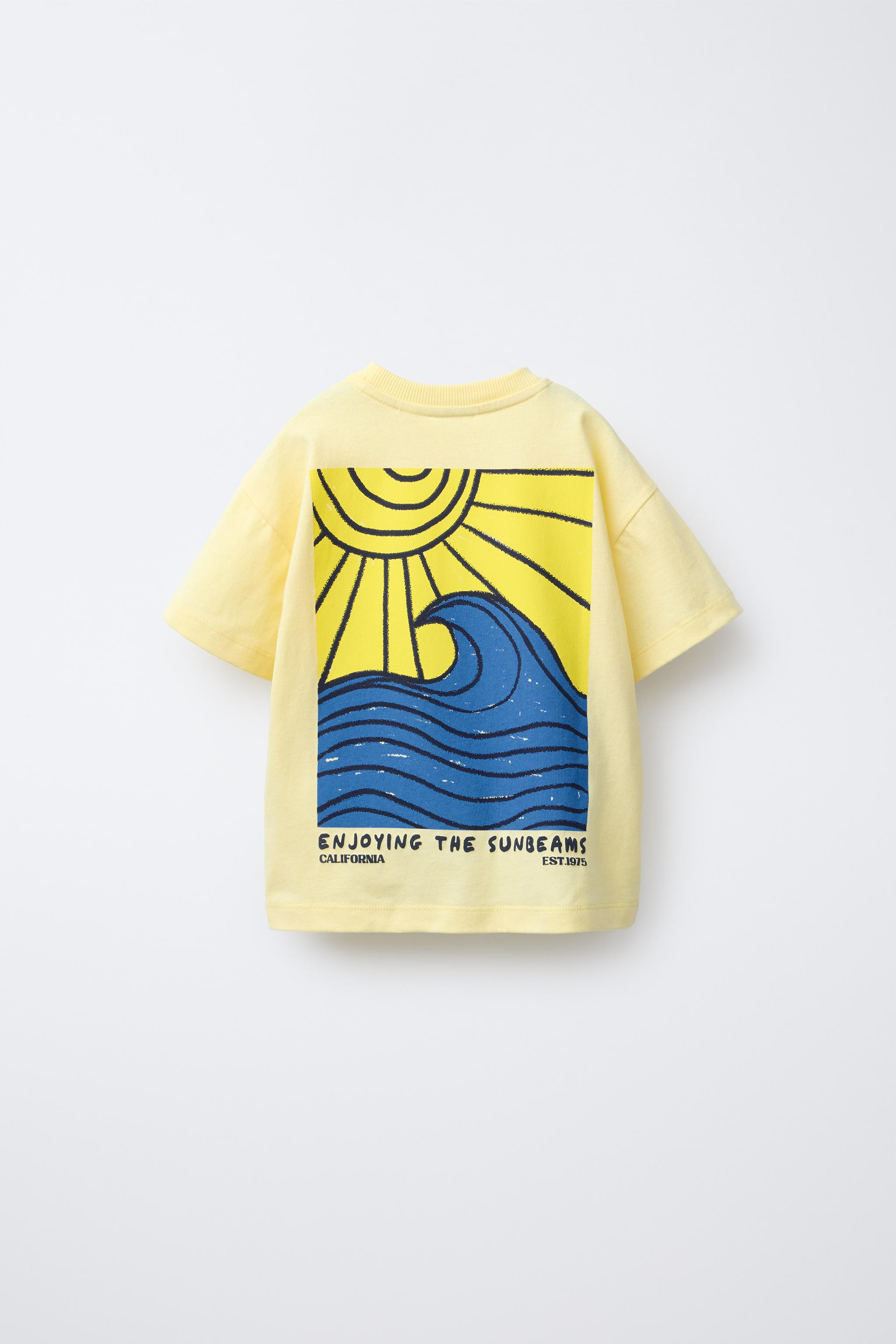 Round neck T-shirt with short sleeves. Print at chest and back. | Zara US