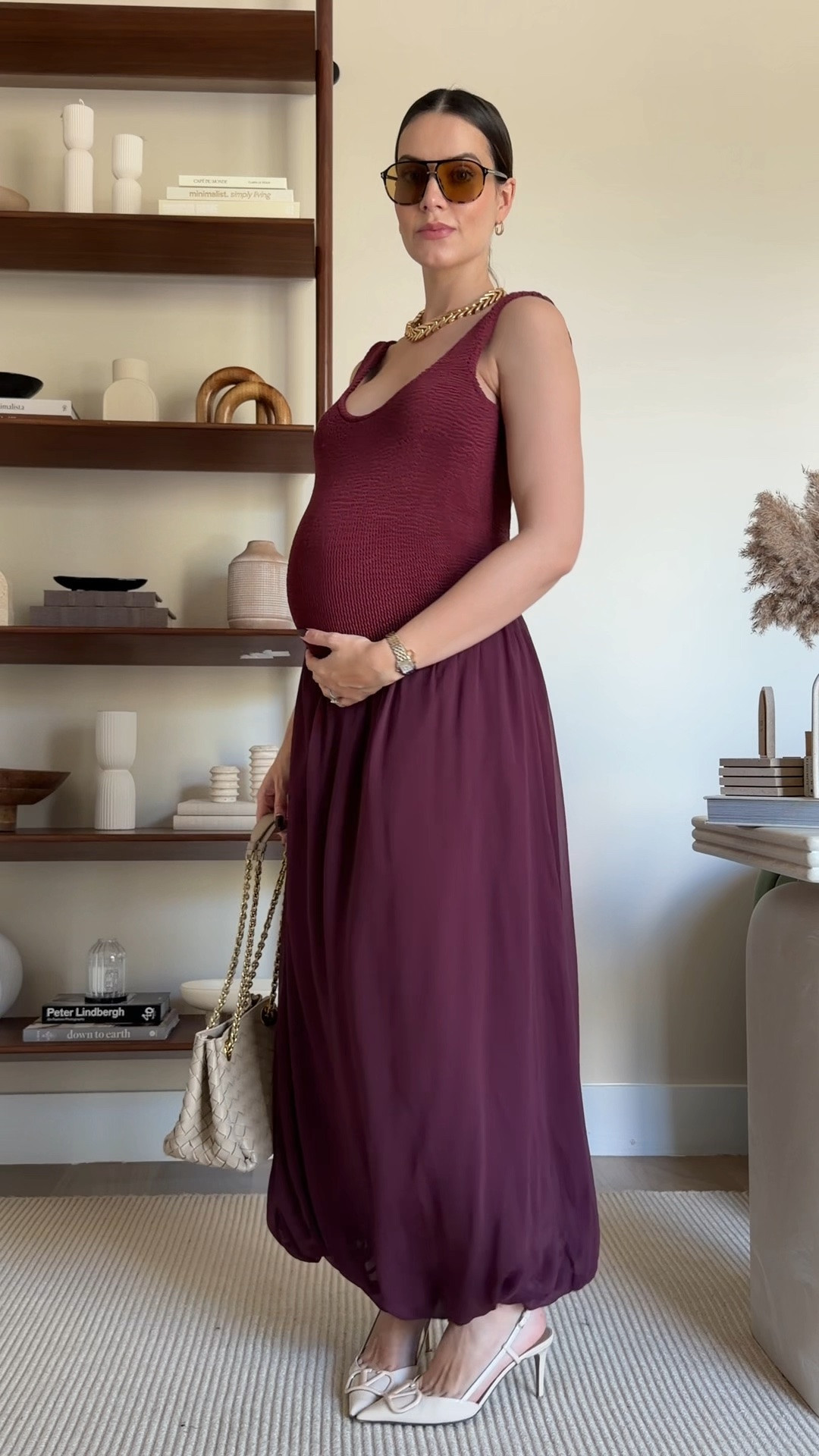 Bodysuit and maxi skirts or stretchy pants are the best combo for pregnancy if you want to keep dressing like yourself! I’m loving my these new arrivals from @Zara and having so much fun styling them for pregnancy. Follow me for more inspo!