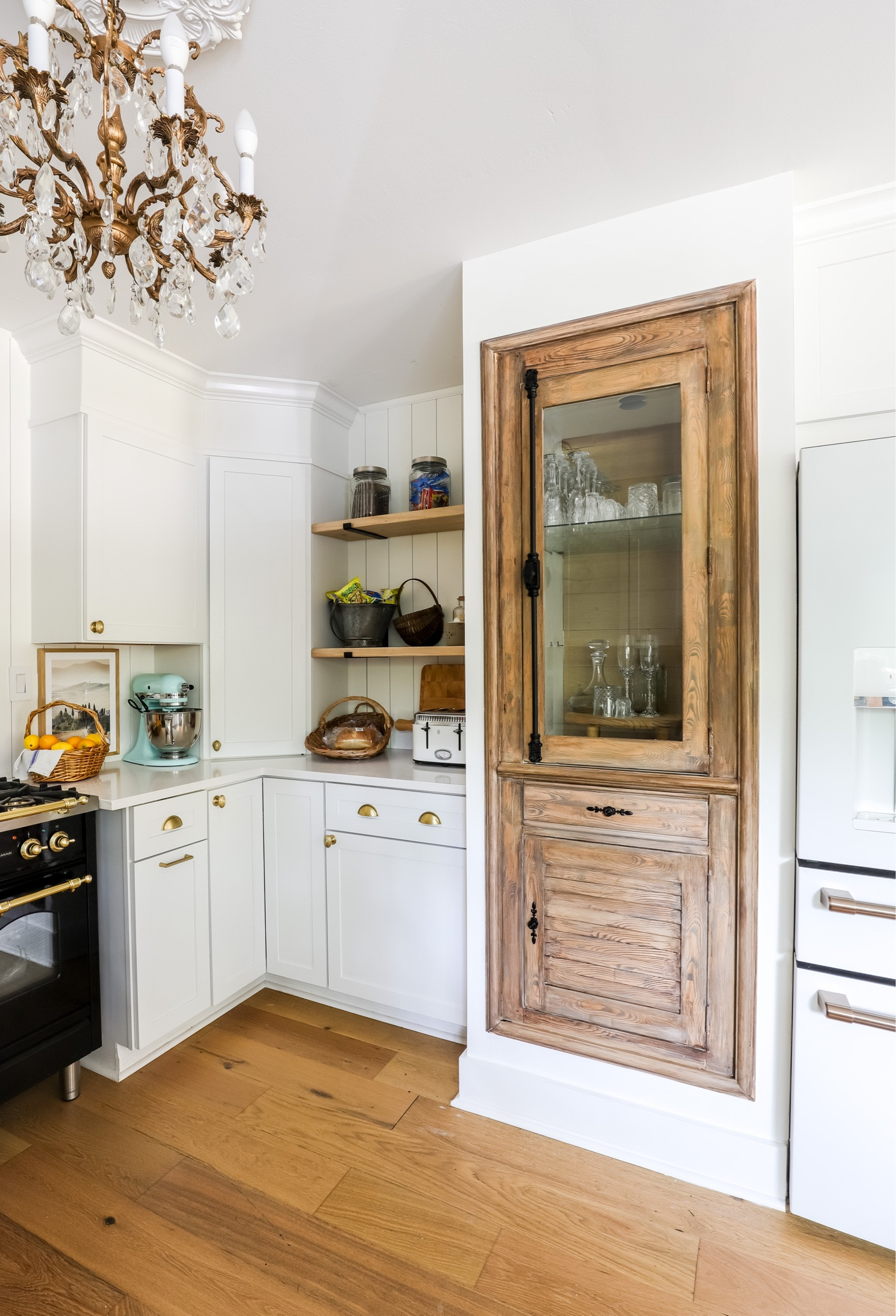 Traditional Kitchen Decor, kitchen appliances, kitchen hardware 

#LTKhome #LTKFind #LTKstyletip