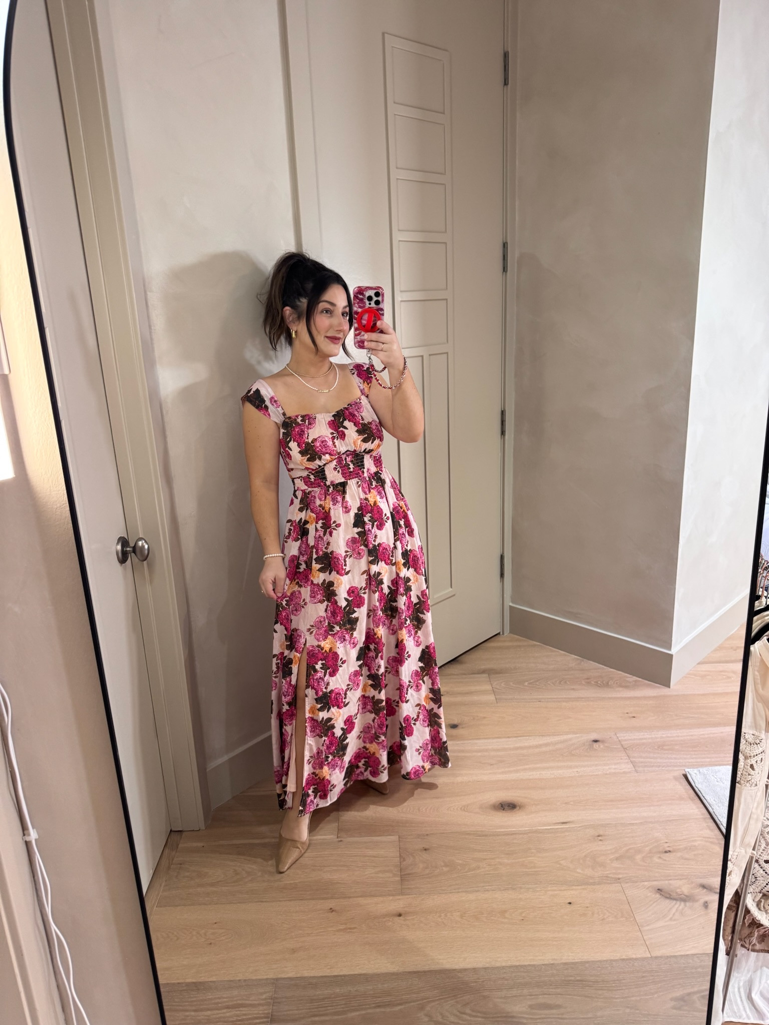 Spring floral dress, perfect for any occasion! 

Size small
 (5'0" 140lbs)
Petite friendly!


#LTKPetite #LTKSeasonal #LTKWedding