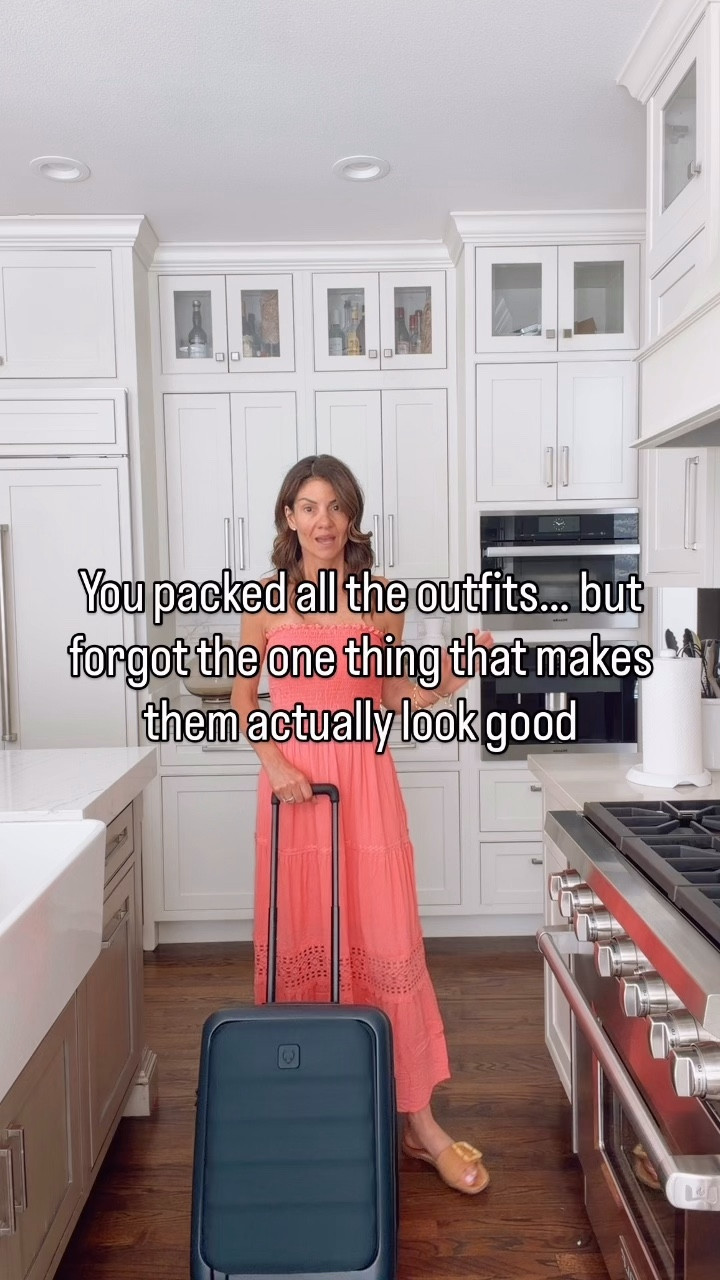  Travel outfits | strapless bra | best T-shirt bra for women over 40
We spend so much time packing the dresses, the sets, the outfits…
but this is what actually makes everything look better.  

✔️ Strapless bra: no hooks, stays in place (yes really), stretchy with padding
✔️ T-shirt bra: wireless, seamless, smoothing + so comfortable for travel days

These are the pieces that make your clothes fit right, lay right, and feel good all day.
Because the truth is… your outfit is only as good as what’s underneath it.  

Strapless bras and jelly bras best-selling colors on sale as low as $18.99  
