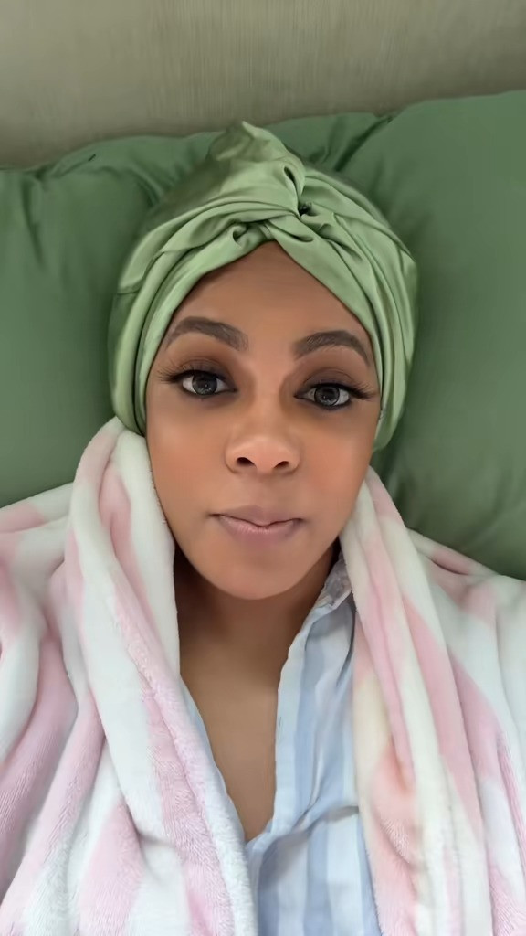 It's important to distinguish between satin and silk, as they are not the same. Silk is hypoallergenic, which offers a key advantage. @Blissy Brand SILK BONNETS! I’m officially a fan👏🏾
#silkbonnet #naturalhairtiktok #haircareroutine #springsales 

 #LTKselfcare #LTKSaleAlert #LTKBeauty