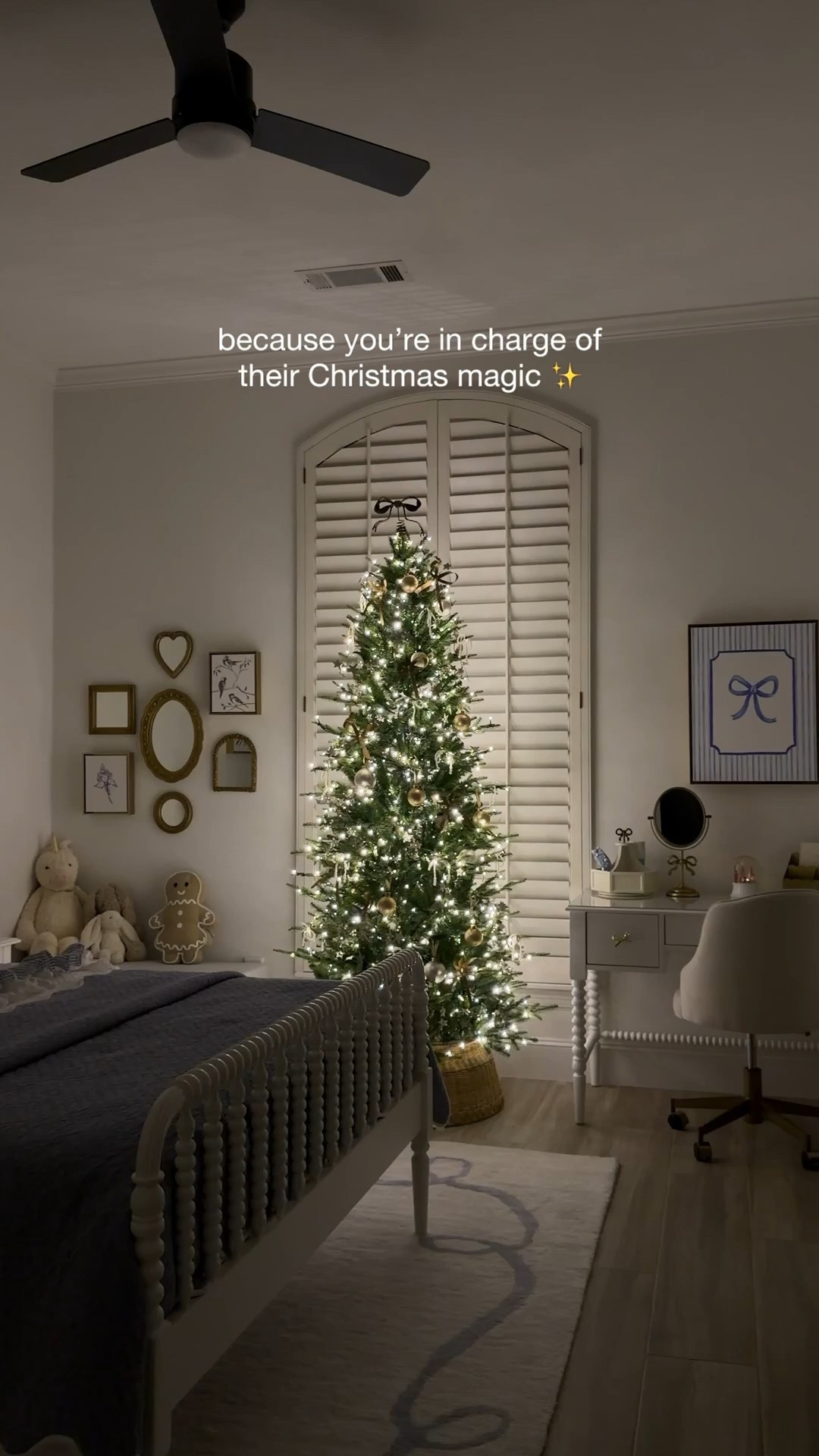 The kids bedrooms at Christmas 🎄

Much of their rooms are Pottery Barn Teen and Crate and Barrel. 