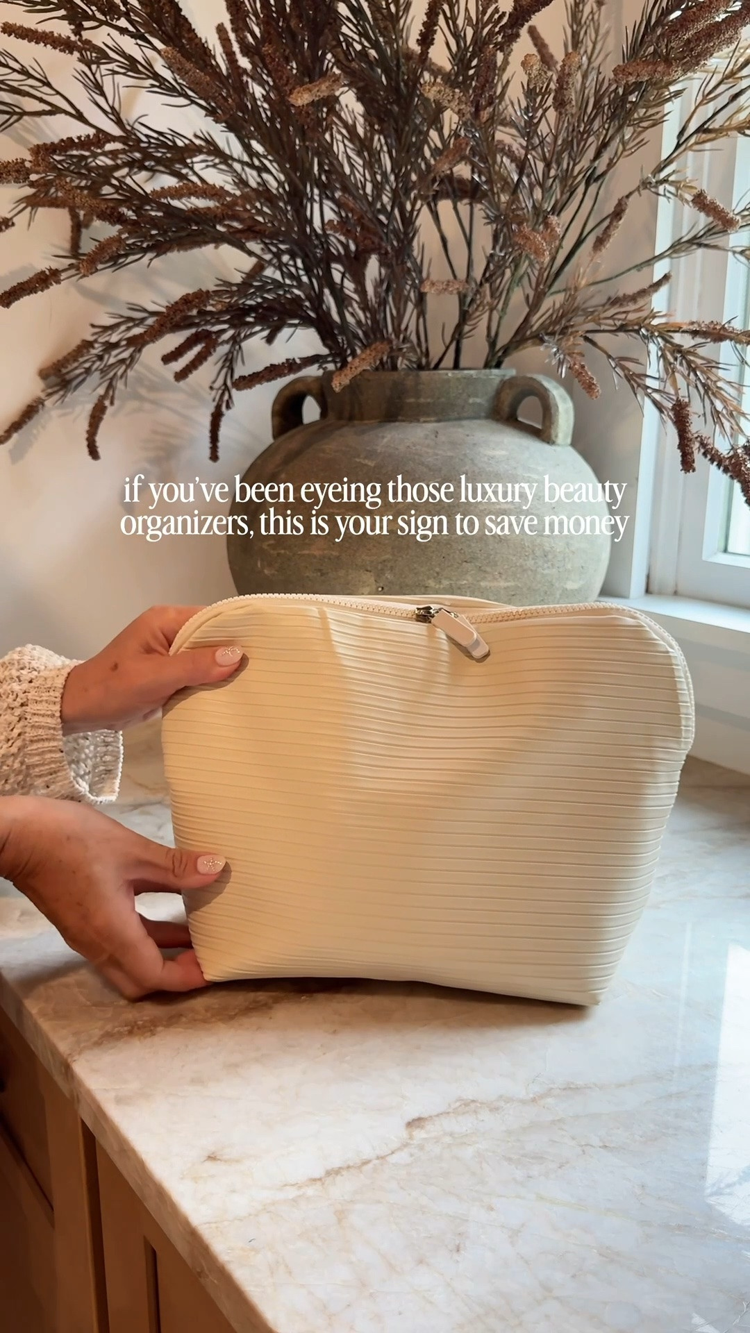 Here's an affordable alternative to the viral Parallelle fold-down makeup bag. This Amazon find has the same clean, elevated vibe for a fraction of the price-and it's roomy enough to fit all your everyday essentials.
✨Luxury look
🤎Neutral aesthetic
🛒Budget-friendly price

#LTKBeauty #LTKSaleAlert #LTKselfcare
