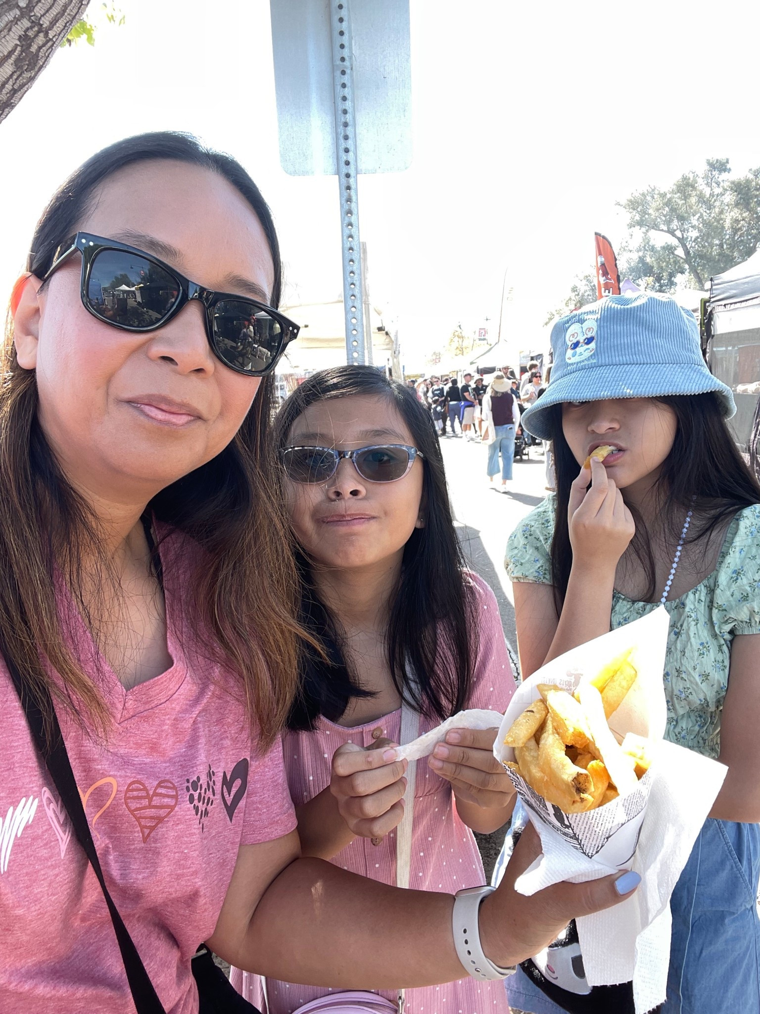 Valentine’s Day Farmers Market trip with the girlies while the hubs is out coaching at a tournament!



#LTKmomlife #LTKfoodie #LTKValentine