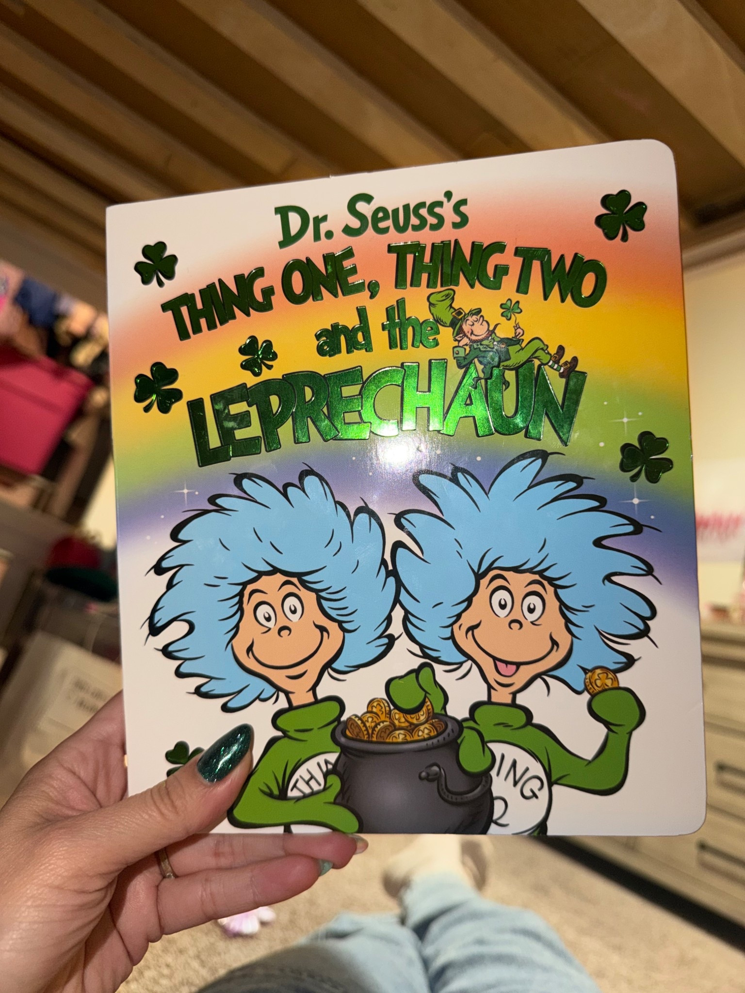 Cute new book 💚🍀🌈