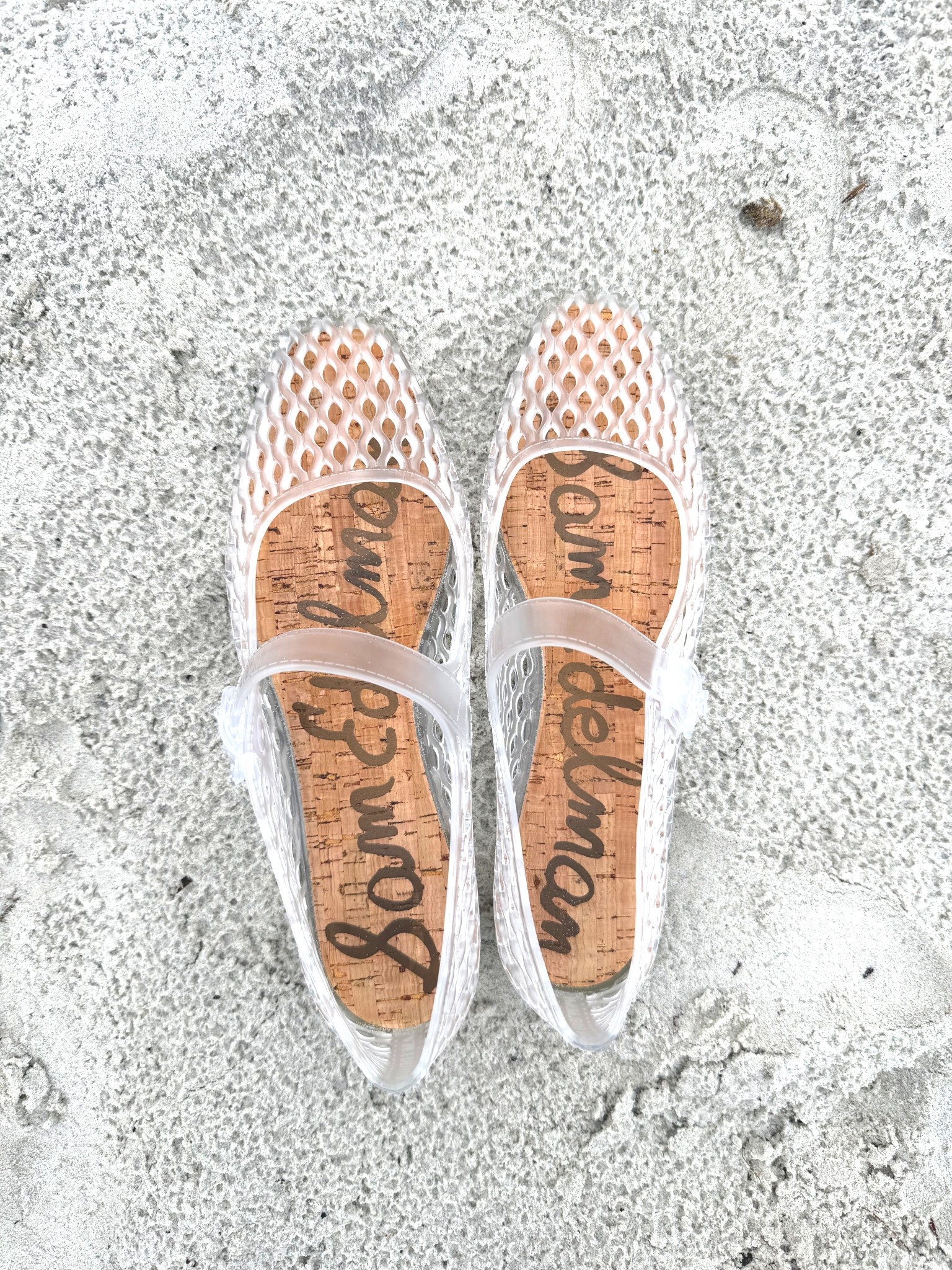 The best jelly shoes! Add this to the list of things I’m taking into 2026 with me! These fit TTS!

#LTKdayinmylife #LTKgrwm #LTKootd