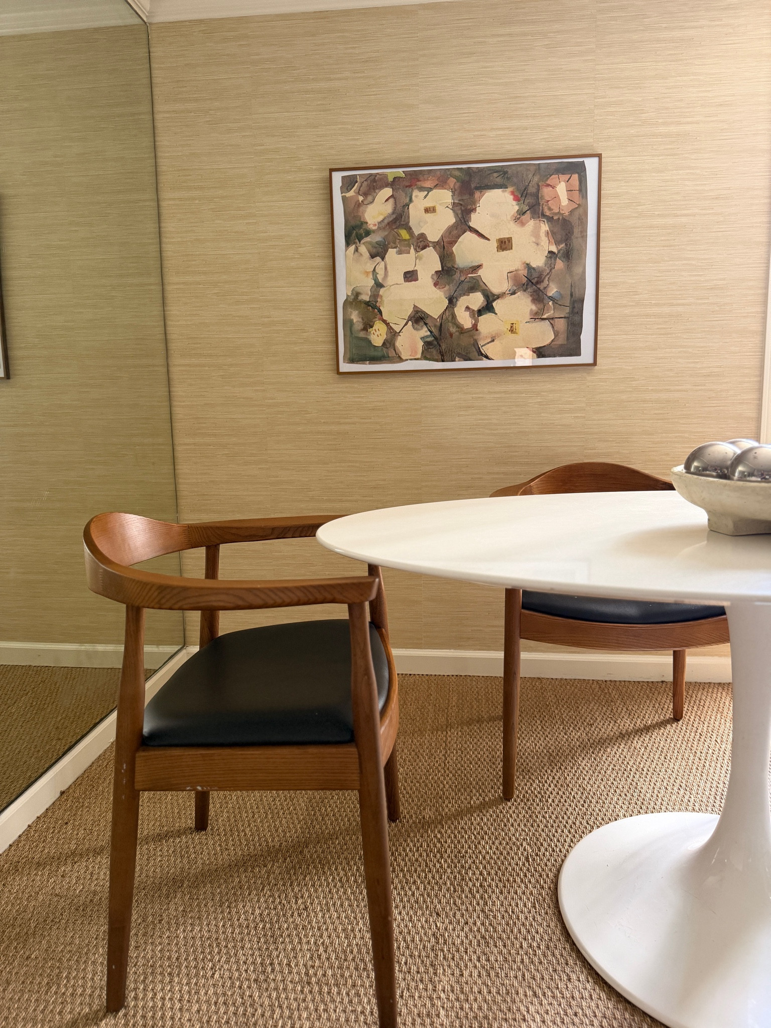 This nook came together with three things: the oval table, the walnut chairs, and peel-and-stick grasscloth on the walls. The wallpaper is what everyone asks about — it goes up in an afternoon and comes down without damage.

#homedecor #diyhome #founditonamazon

#LTKdayinmylife #LTKHome #LTKmomlife