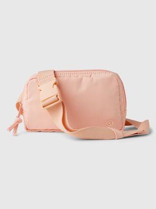 GapFit 100% Recycled Belt Bag | Gap Factory