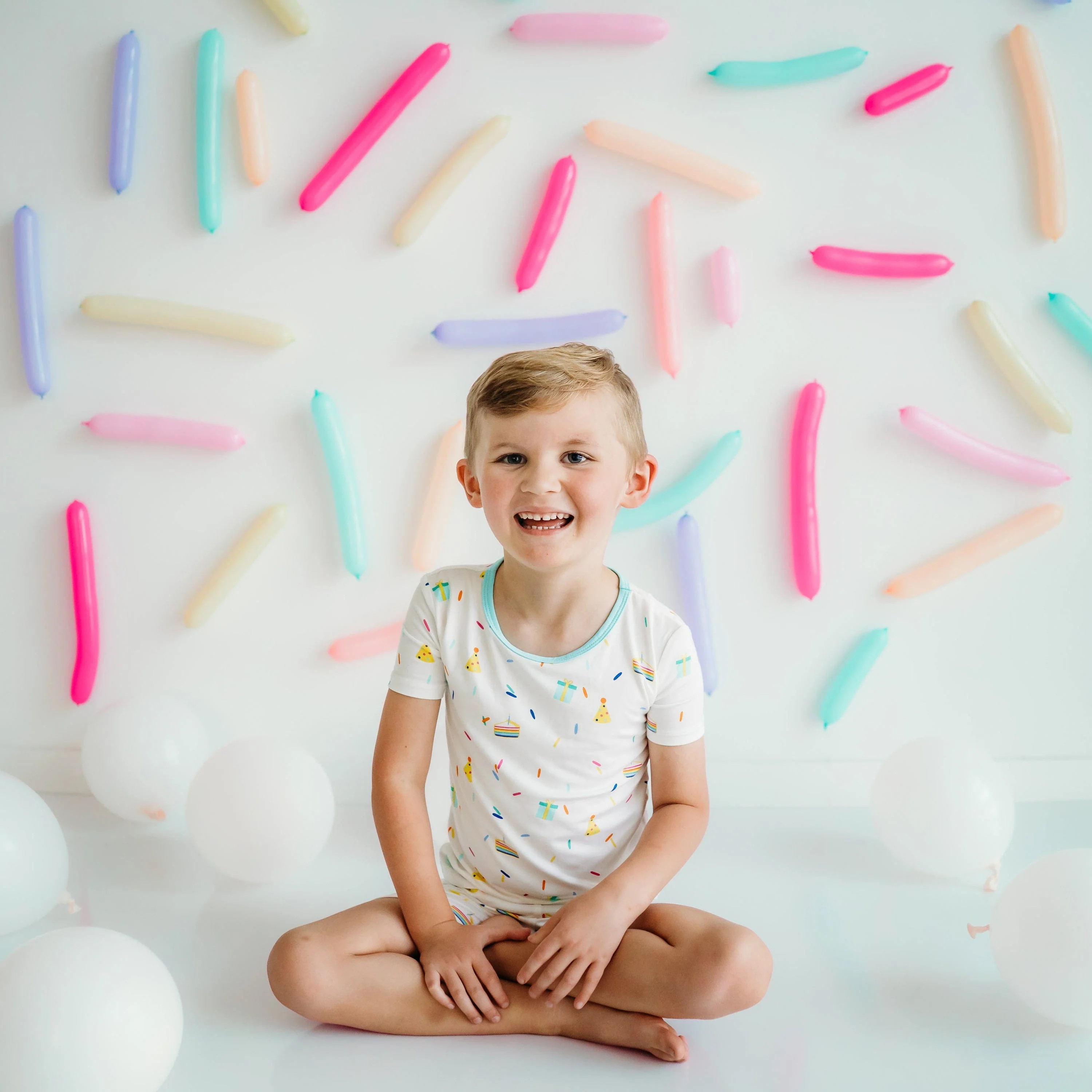 Short Sleeve Pajamas in Cloud Party | Kyte BABY