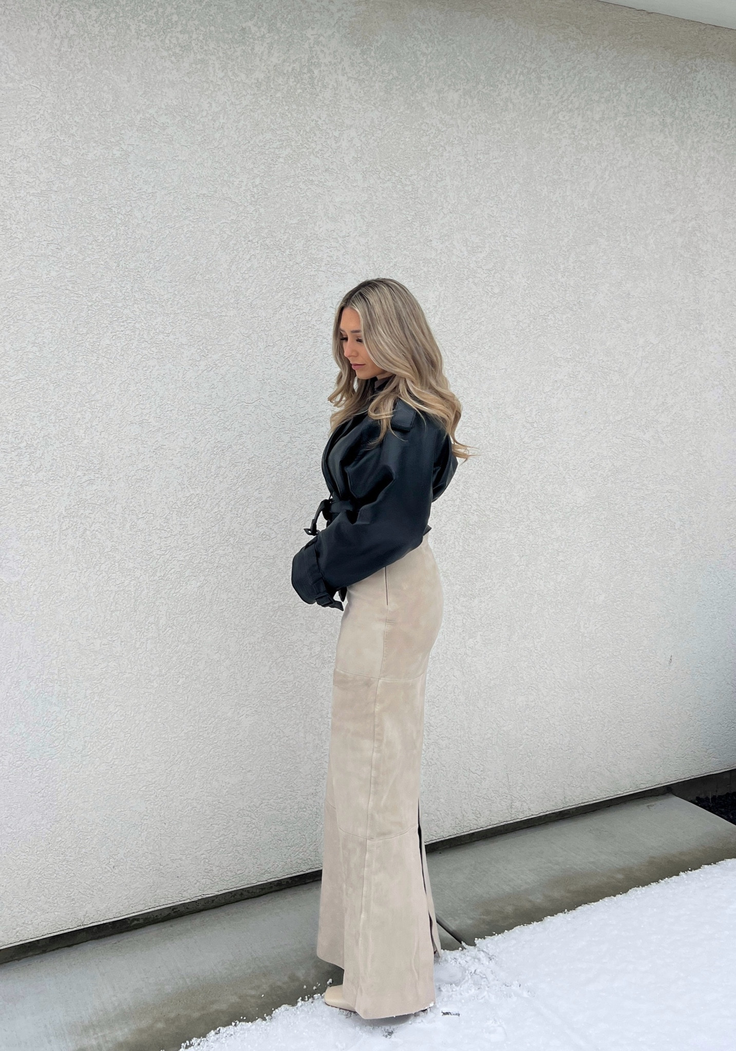 by Marianna Kofi Suede Maxi Skirt in Beige Gray L'Academie wearing size small.
Leather crop jacket is Zara and creams leather boots zara 