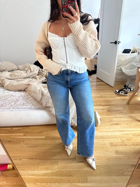 the comfiest most flattering jeans 🤍🫶🏻

#LTKstyletip