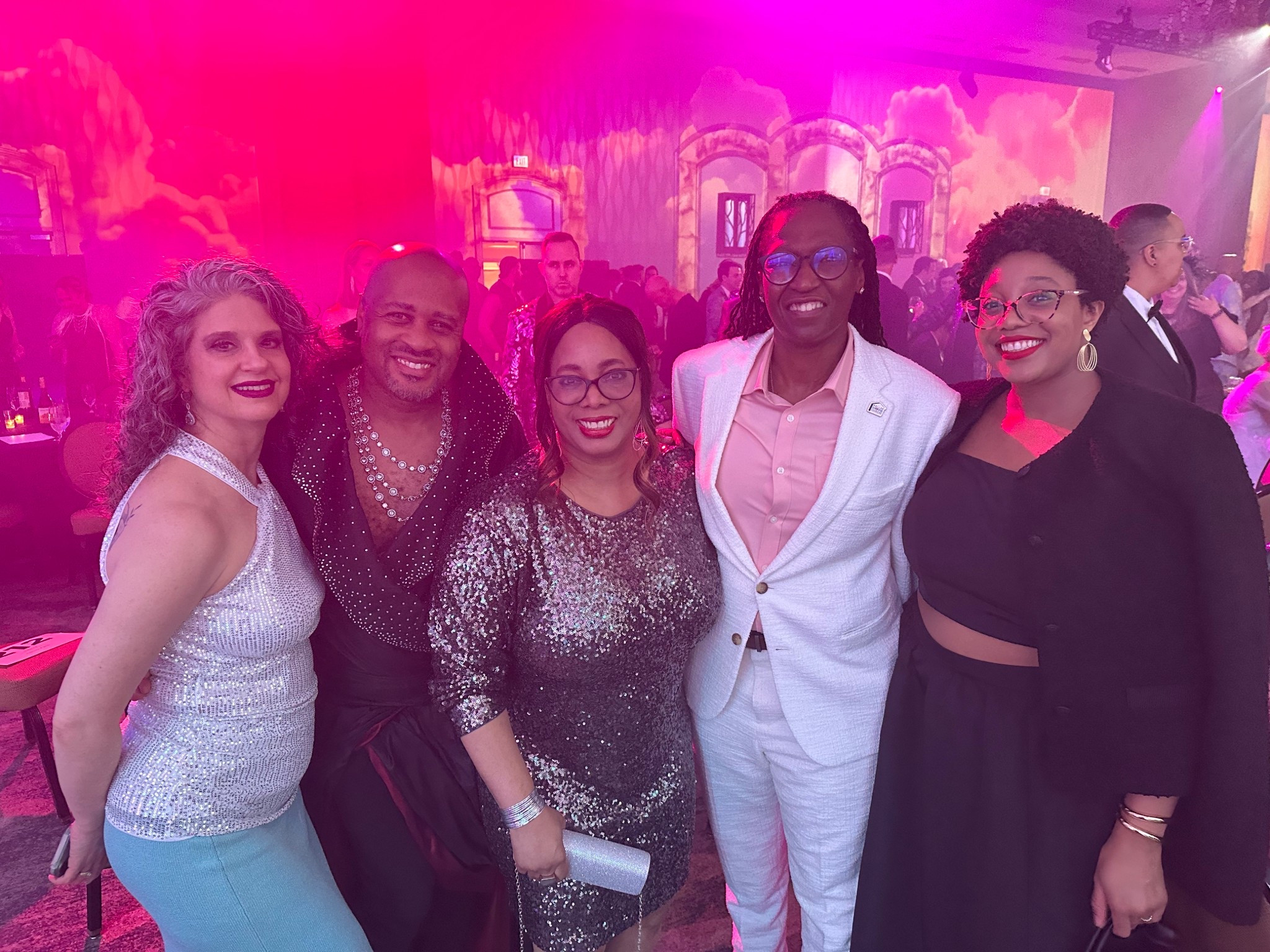 DIFFA is one of my most favorite charity events held here in the Dallas area. I had to share this photo as we get ready for another year of fabulousness of the best runway show, that is DIFFA! 🥂



#LTKdayinmylife #LTKstorytime #LTKWorkwear