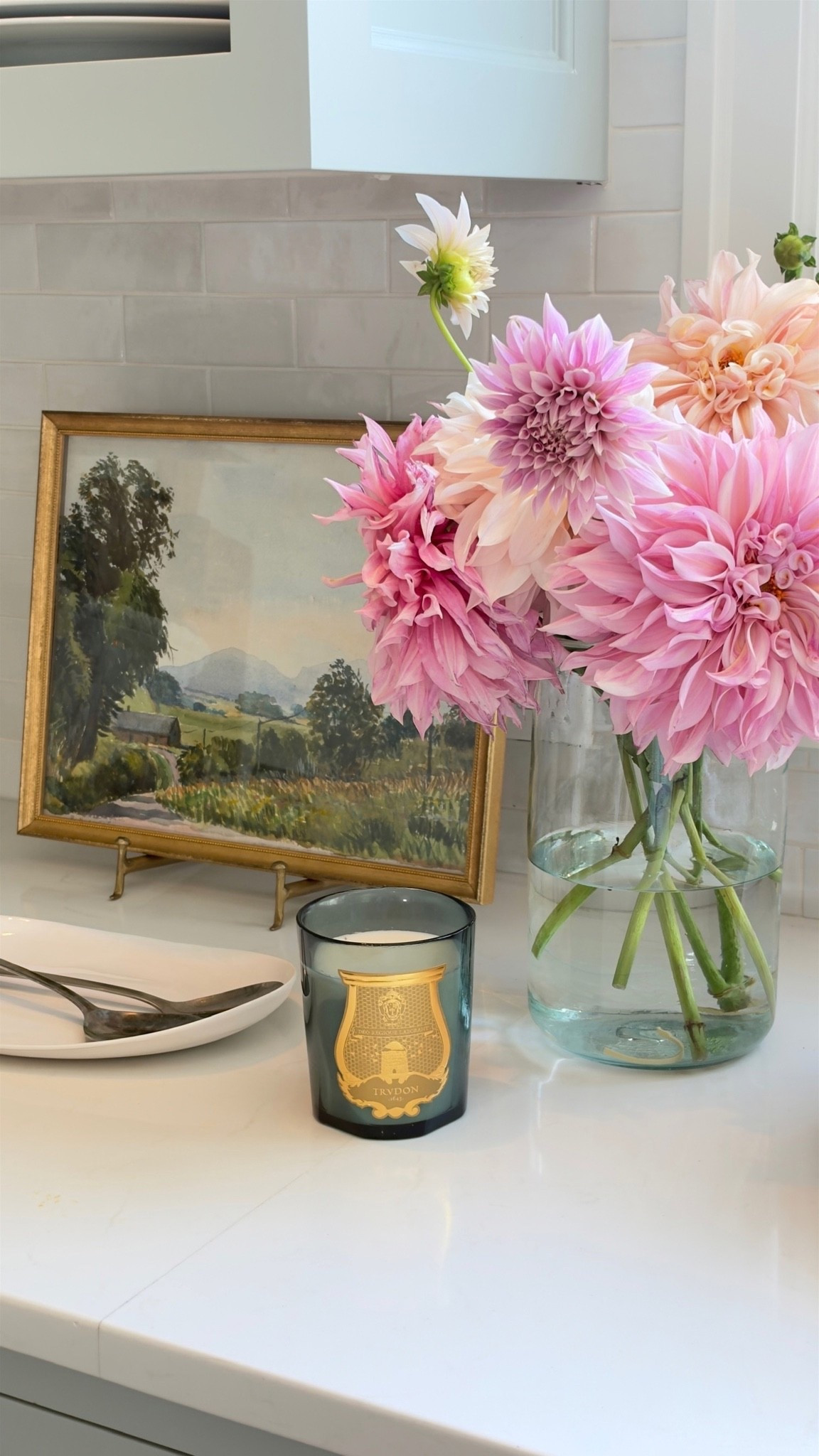 Little things that make me happy - pretty pink dahlias, my grandfather’s watercolor painting, a new candle 💕
