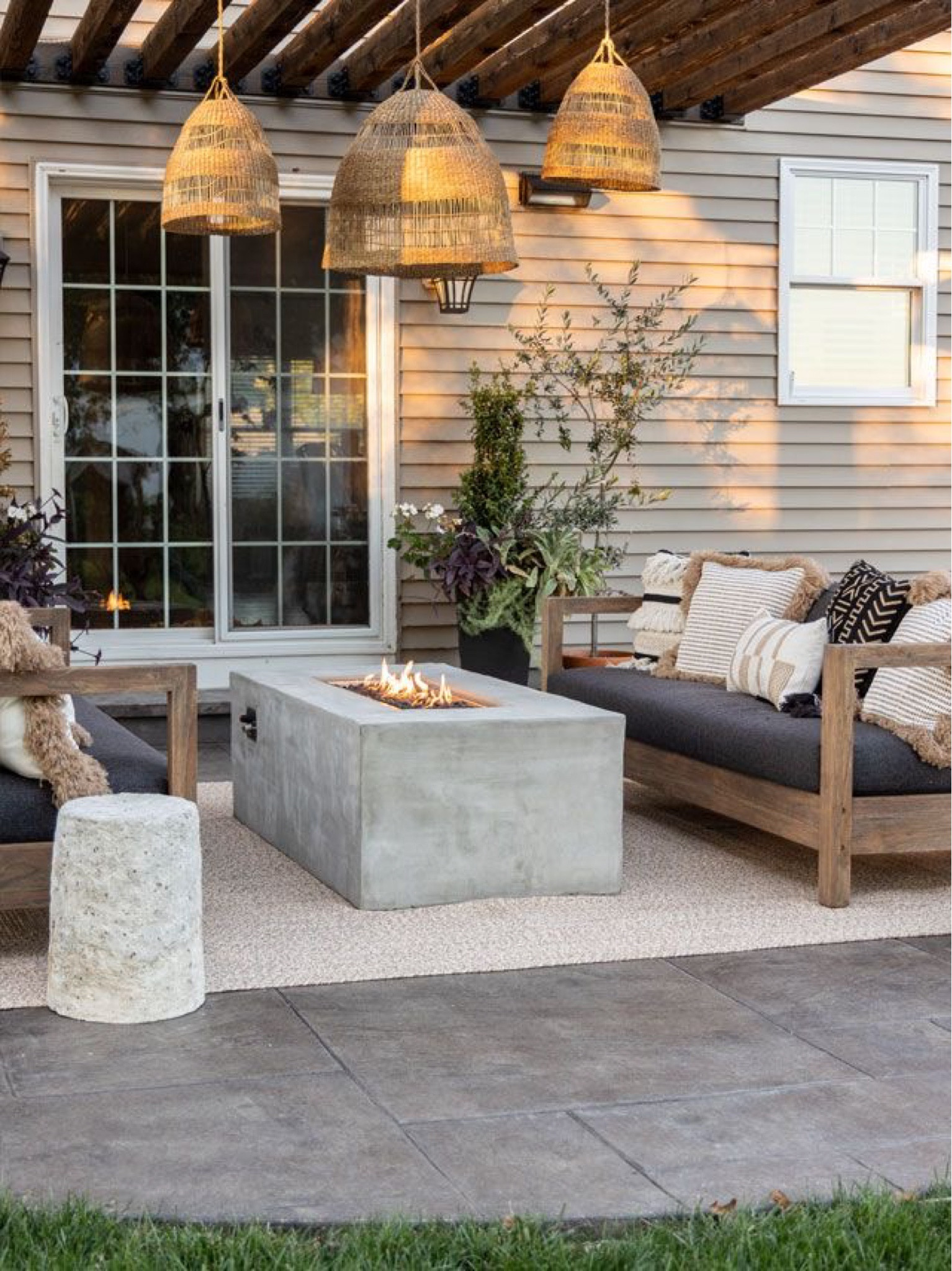 Backyard ideas, patio furniture, modern patio furniture, porch decorating spring backyard refresh!
#backyarddesign #patioideas #patiofurniture #patiodecor #modernpatiofurniture#LTKparties #LTKhome

#LTKSeasonal