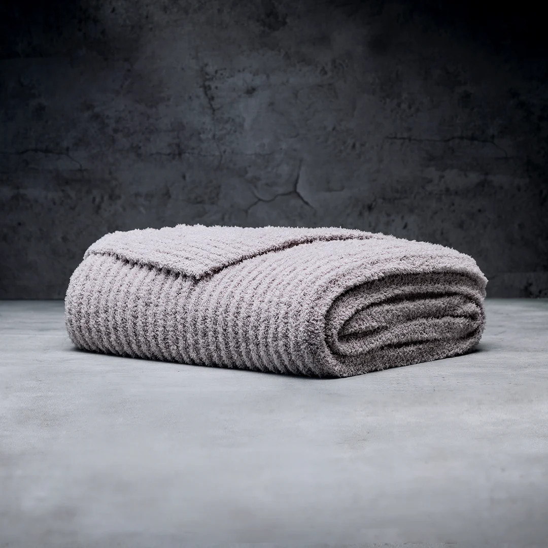 Ultra Plush Throw | LUXOME