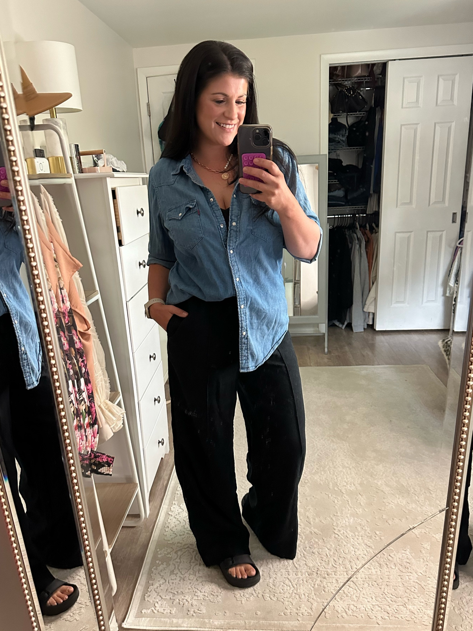 Basic mom fall outfit. Keeping my linen pants but adding a denim top for more “fall vibes” #momoutfit #casualoutfit #falloutfit 