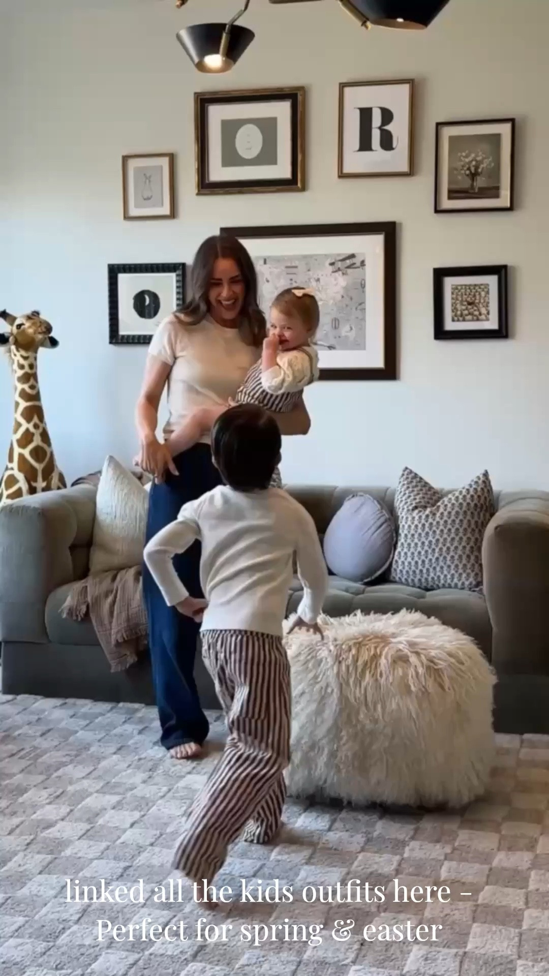 @hannaandersson lets us stay comfortable & focused on what is most important. From the cutest family matching moments to styles that fit their personalities, they truly have it all for every holiday, season, & memory. I rounded up these outfits & more favs here. 