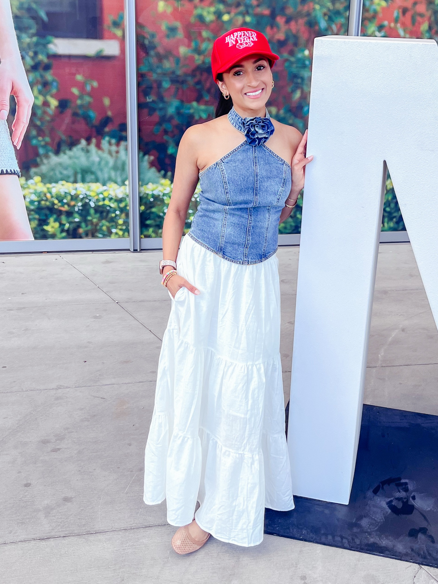 Maxi skirt
Tiered skirt
Denim top
Red hat

