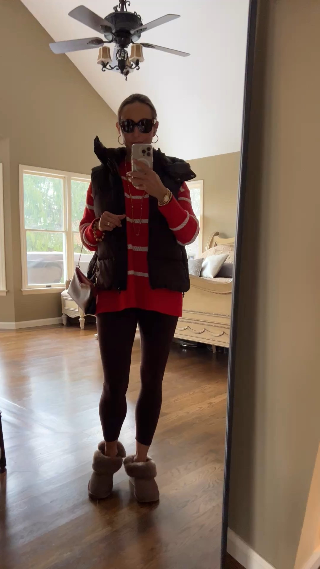 My favorite comfy run-errands outfit ❤️🤎

Aerie Softest Luxe Crew Sweater
Athleta Vest
EMU Australia booties 
Julie Vos jewelry 
Tory Burch sunglasses 
Lululemon leggings 

#LTKdayinmylife #LTKTravel #LTKActive